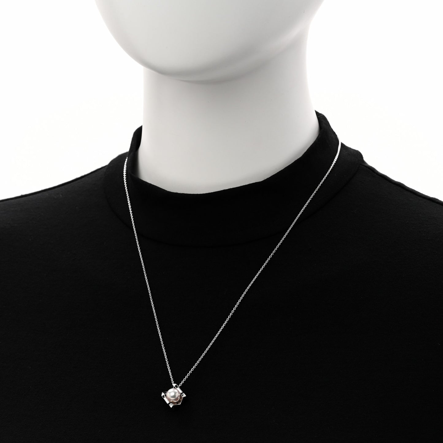 18K White Gold Akoya Cultured Pearl 7.5mm M Collection Pendant Necklace