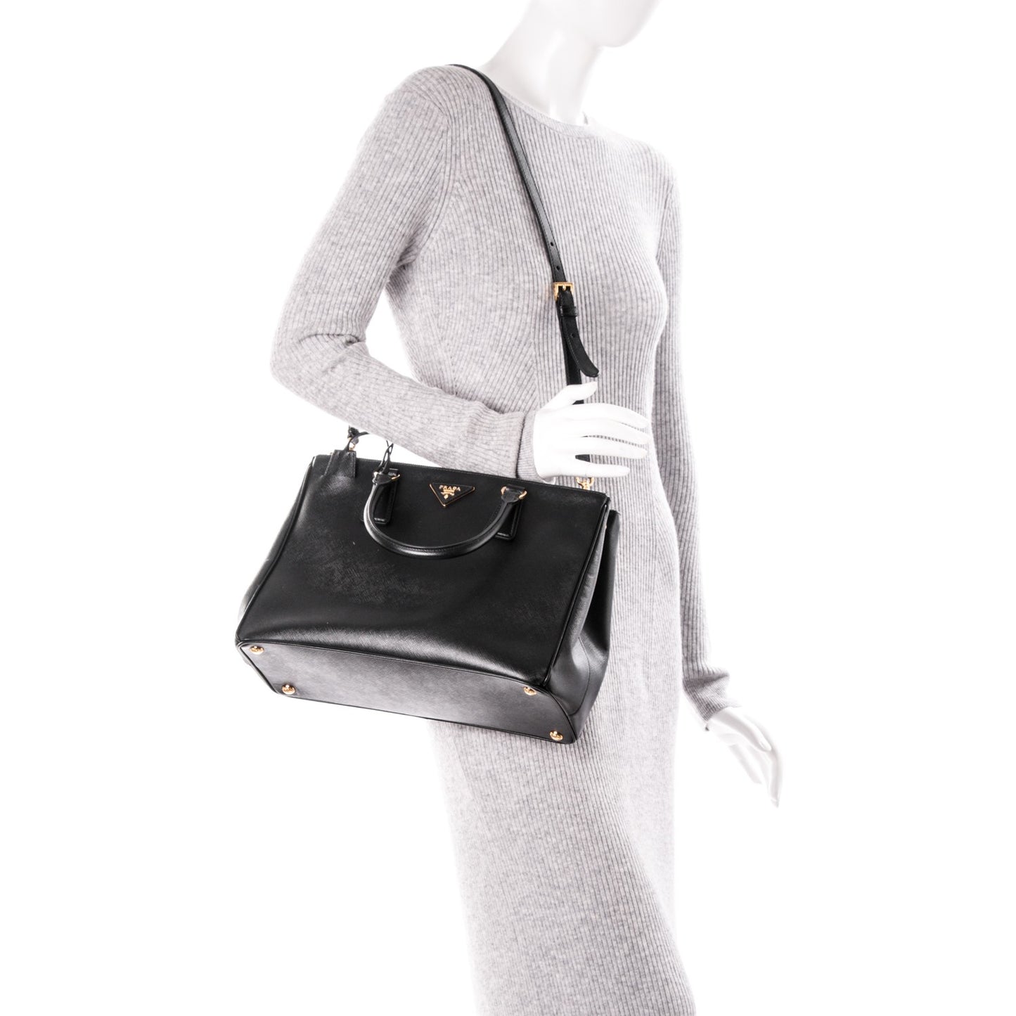 Saffiano Medium Galleria Double Zip Tote Black