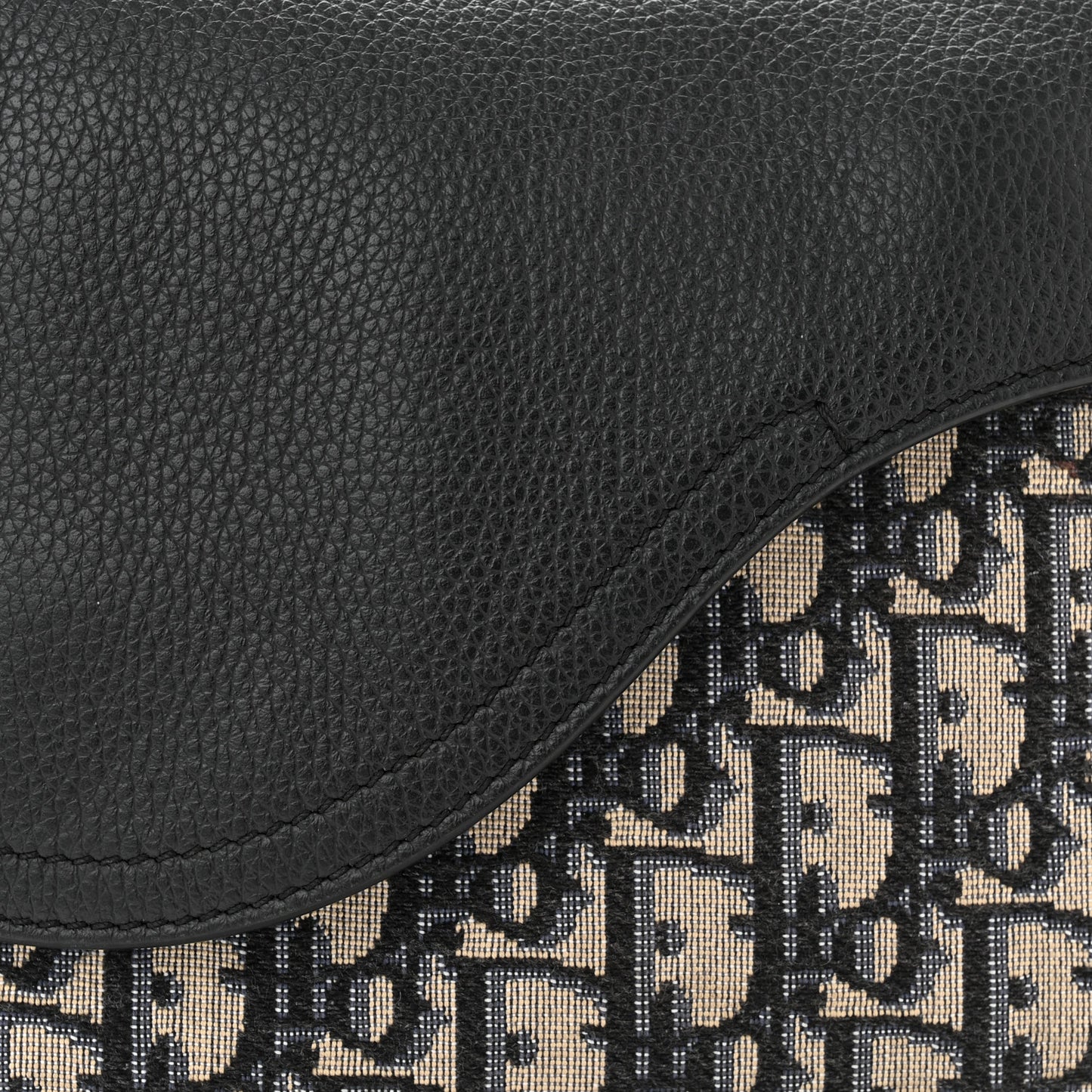 Grained Calfskin Oblique Mini Saddle Messenger Black
