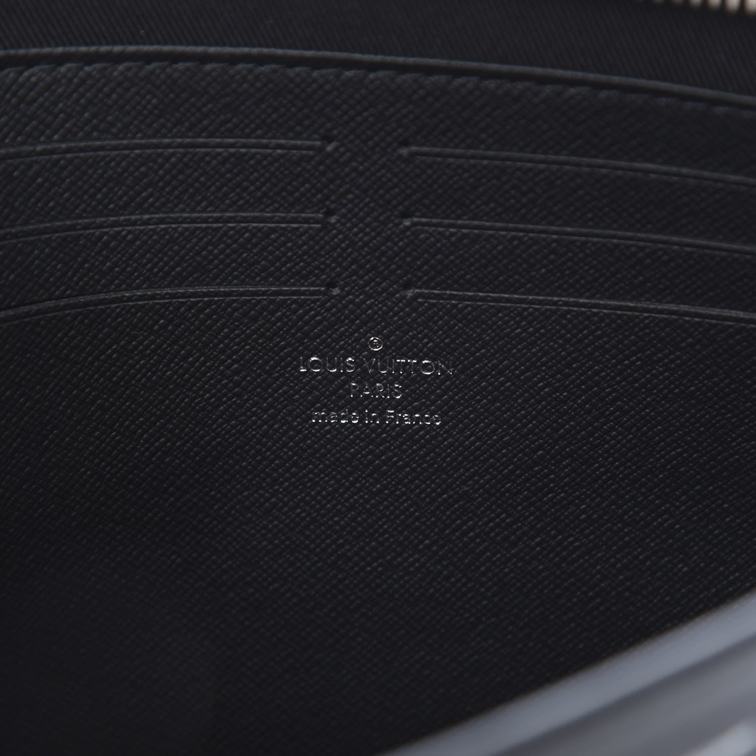 Louis Vuitton Damier Graphite Renaissance Pochette Voyage MM 6 of 7