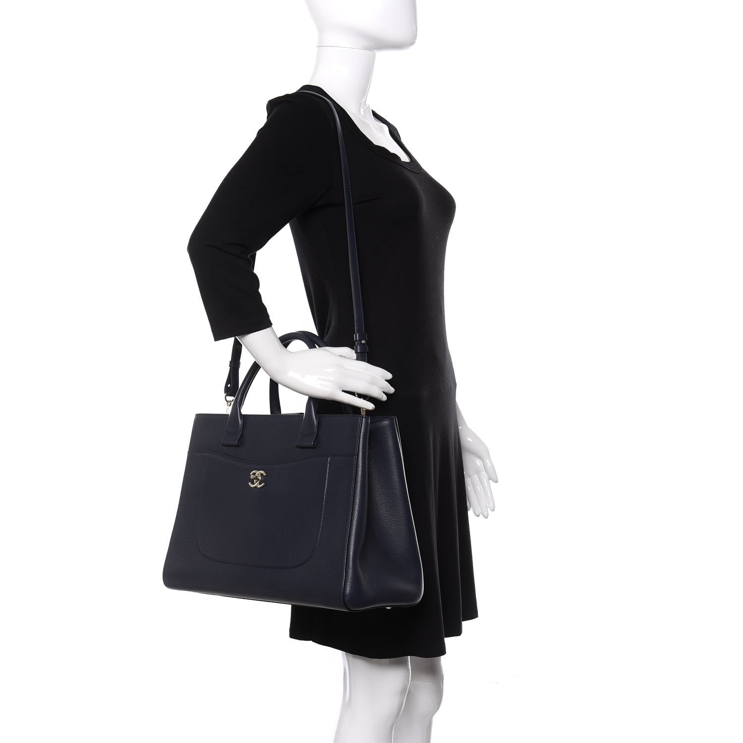 Chanel Grained Calfskin Medium Neo Executive Shopper Tote Navy 2 of 8