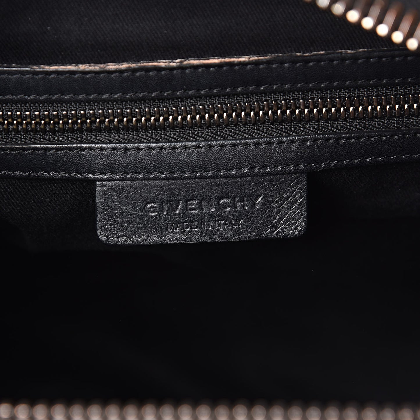 Shiny Lord Calfskin Small Antigona Black