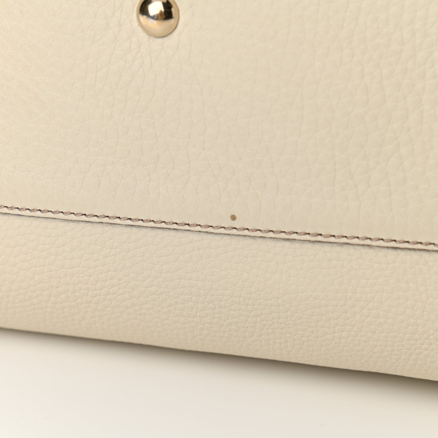 Pebbled Calfskin Medium Soho Boston Off White