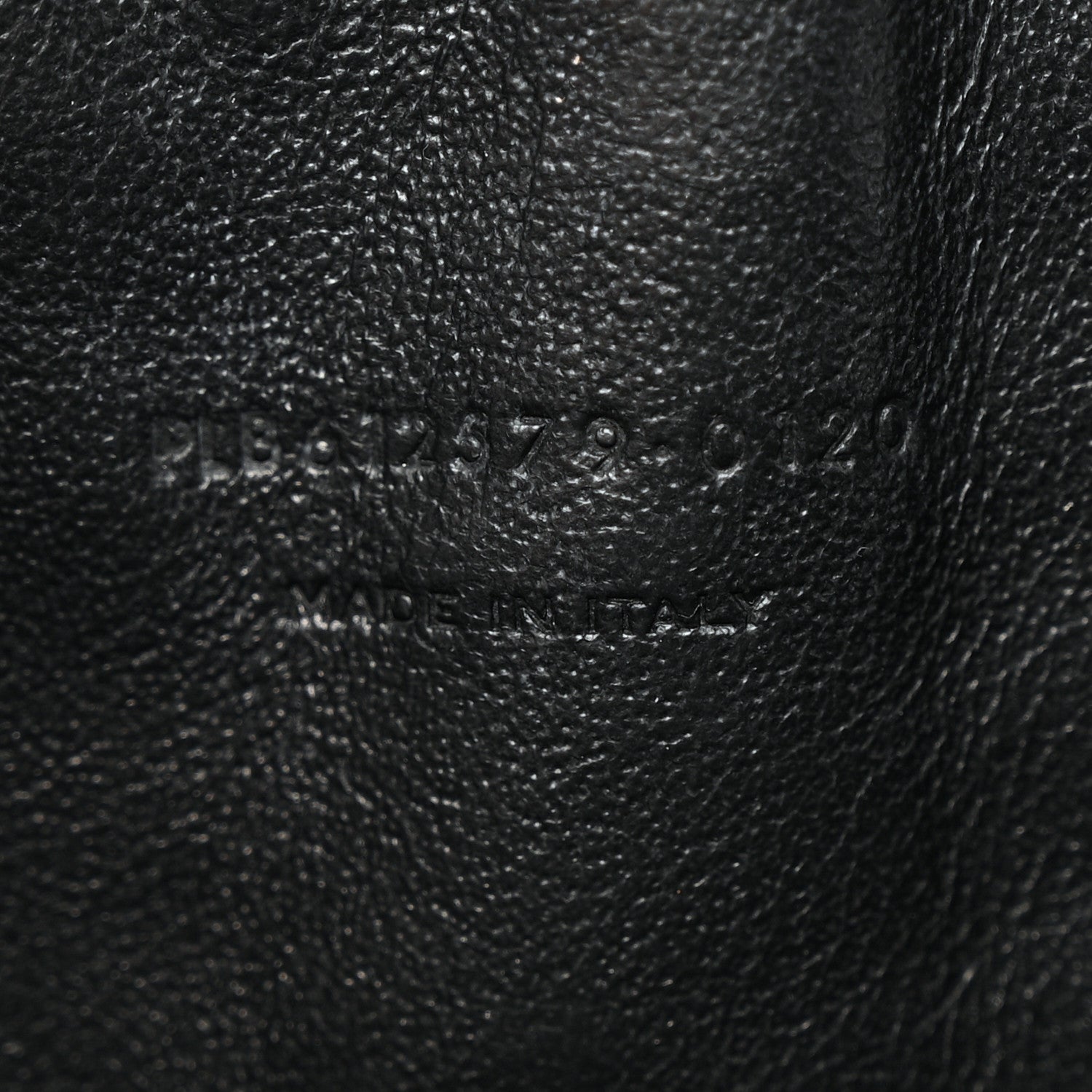 Saint Laurent Grain De Poudre Matelasse Monochrome Monogram Mini Lou Camera Bag Black 7 of 12