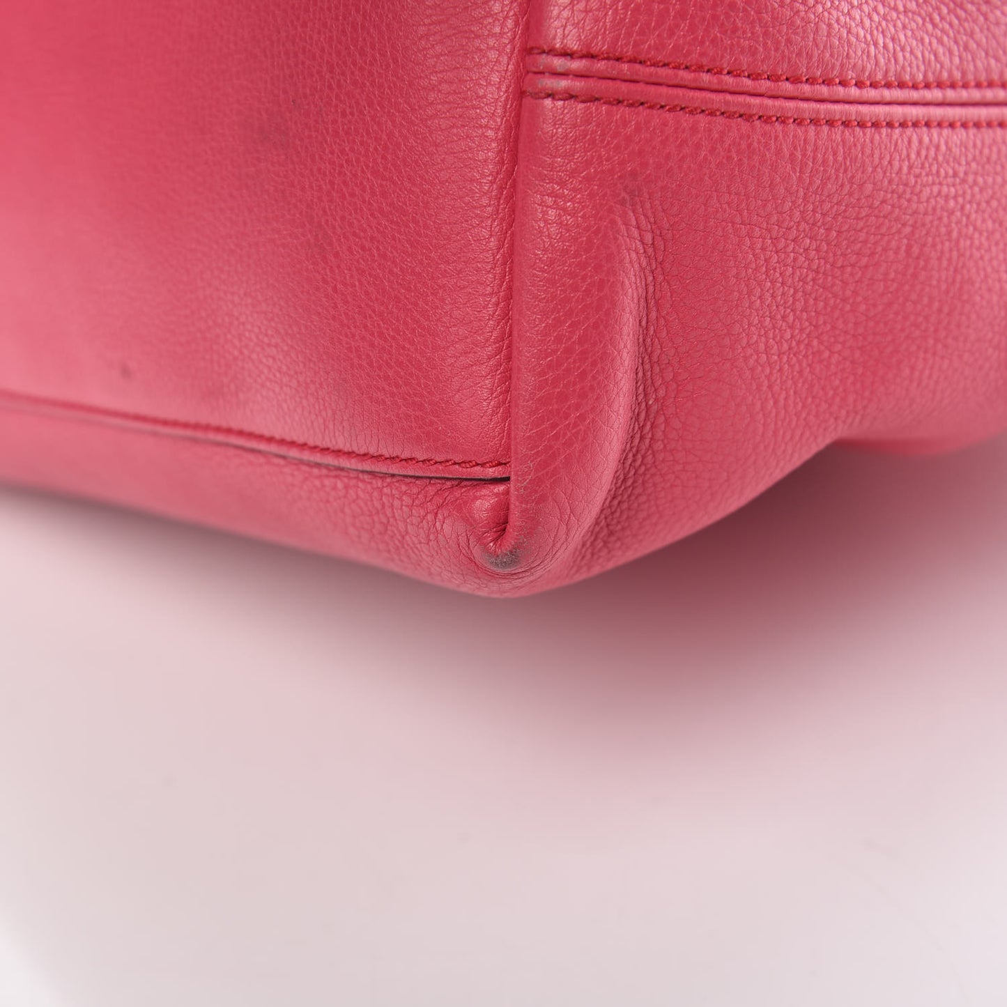 Pebbled Calfskin Medium Soho Chain Shoulder Bag Pink
