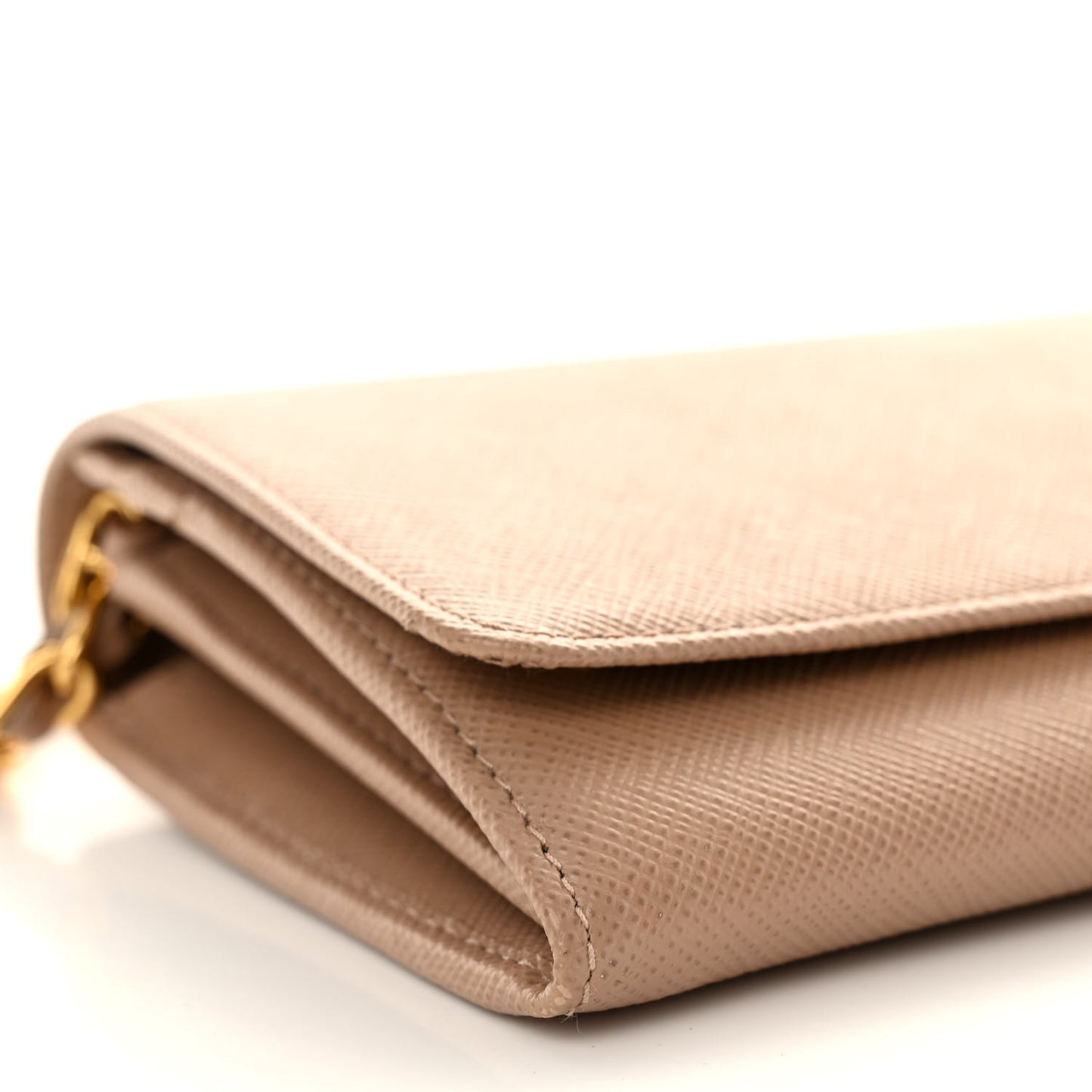 Saffiano Metal Oro Chain Wallet Cammeo