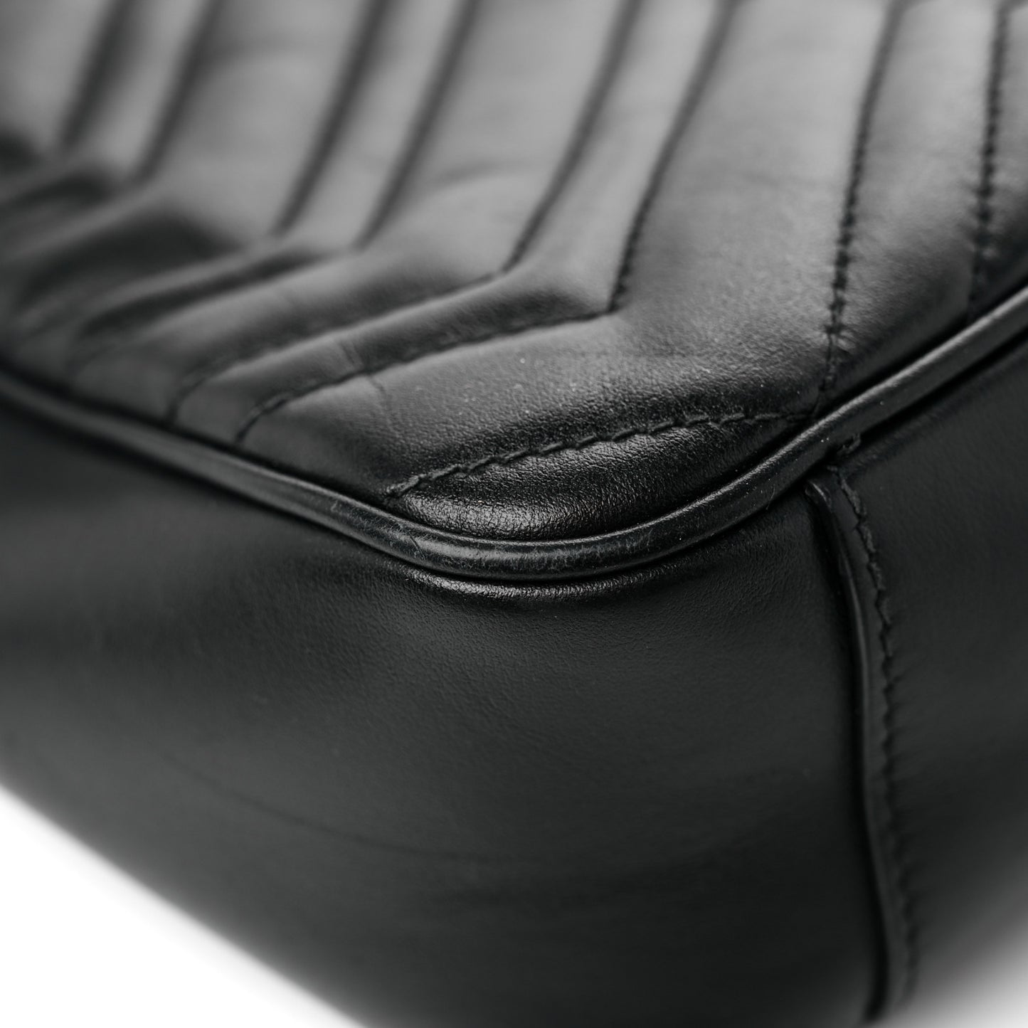 Calfskin Matelasse Medium GG Marmont Shoulder Bag Black