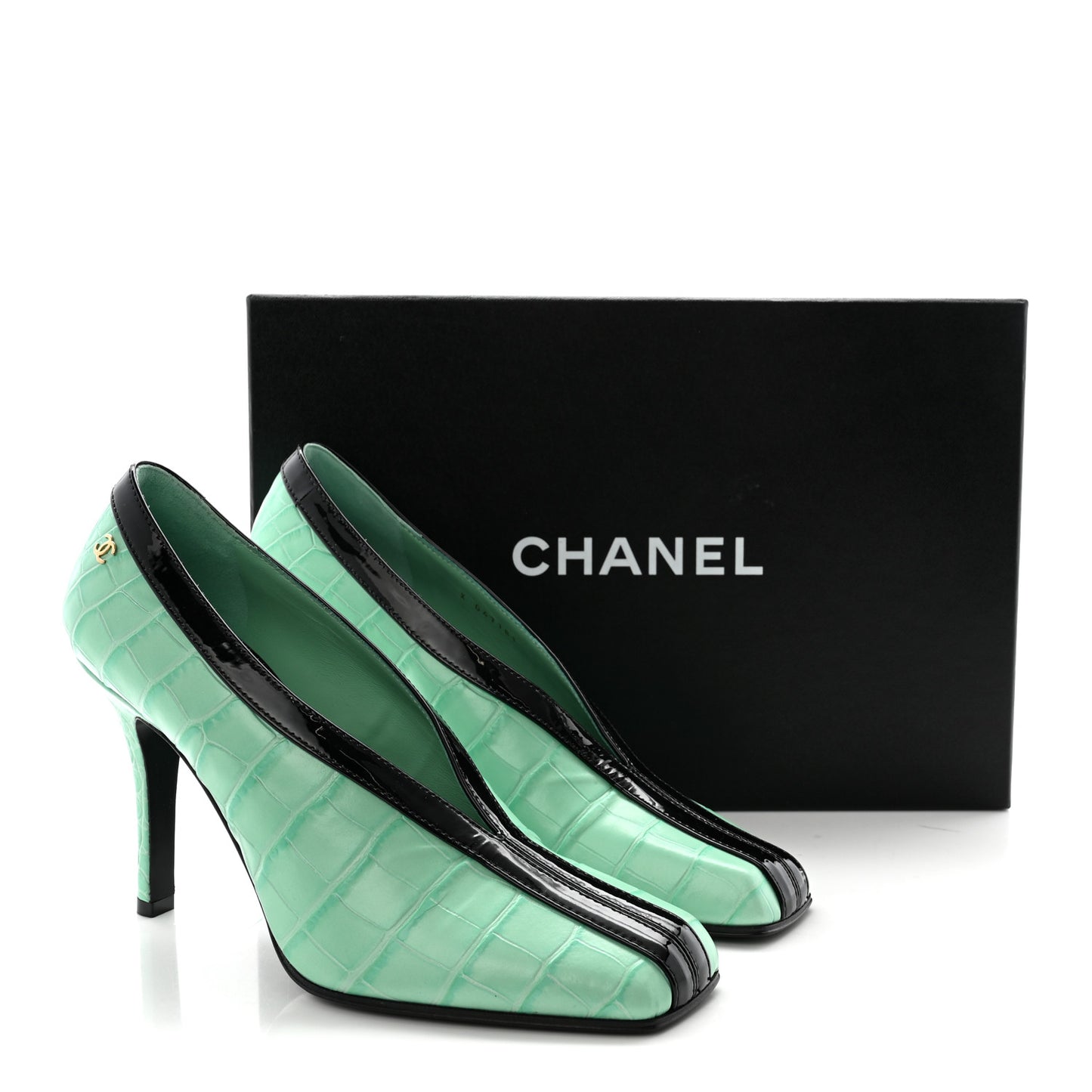 Crocodile Embossed Patent Calfskin Pumps 37.5 Green Black