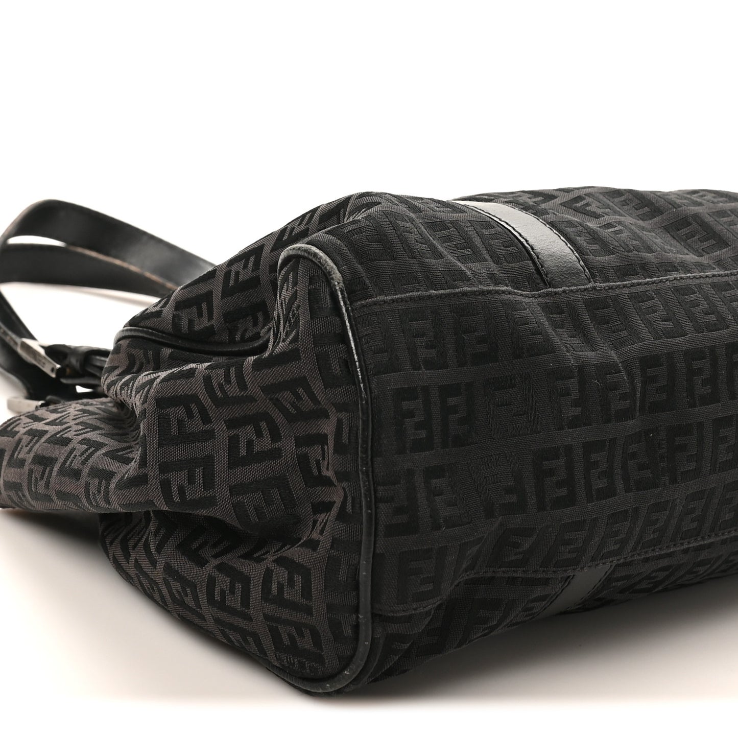 Zucchino Vitello Shoulder Bag Black Moro