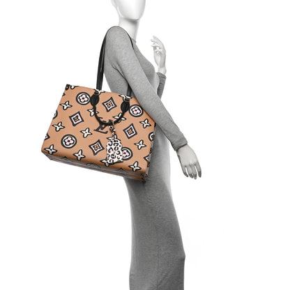 Louis Vuitton Monogram Giant Wild At Heart Onthego GM Arizona 2 of 9