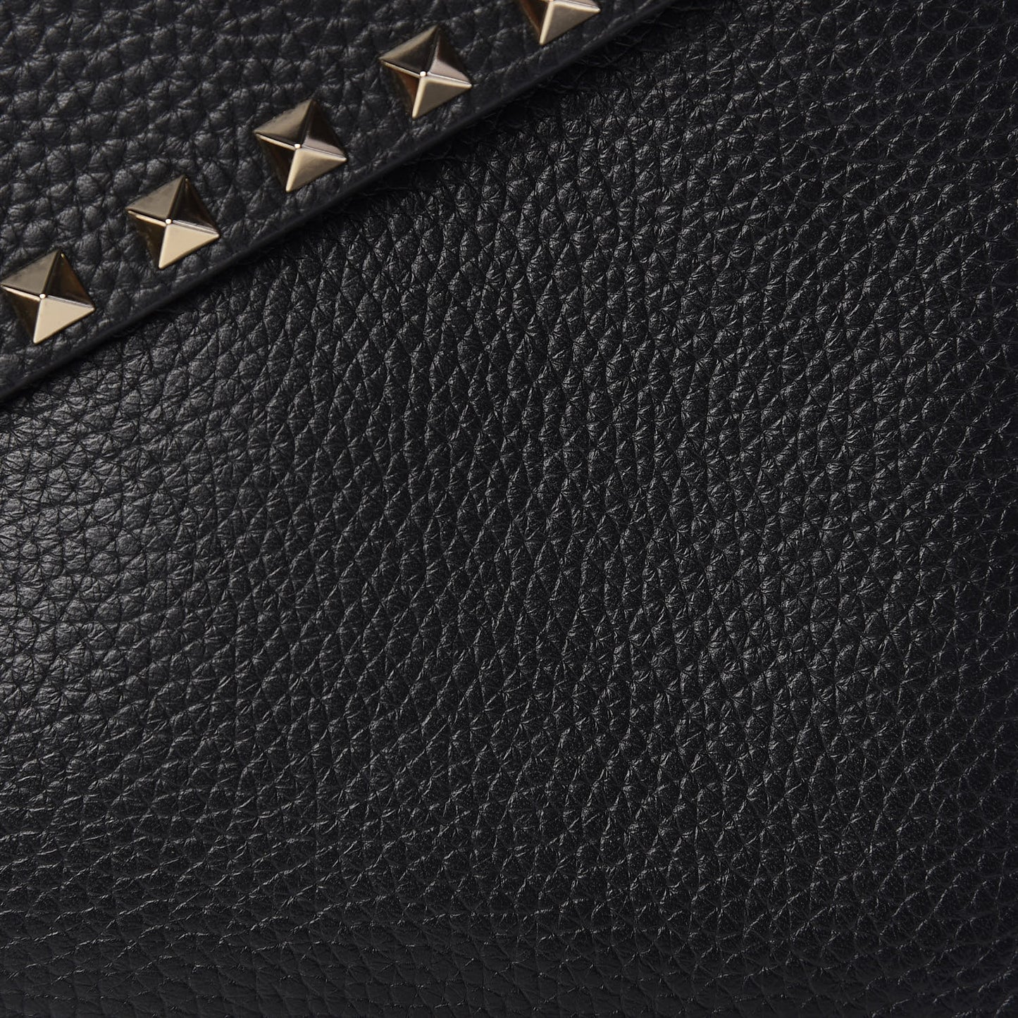 Pebbled Calfskin Large Rockstud Envelope Clutch Black