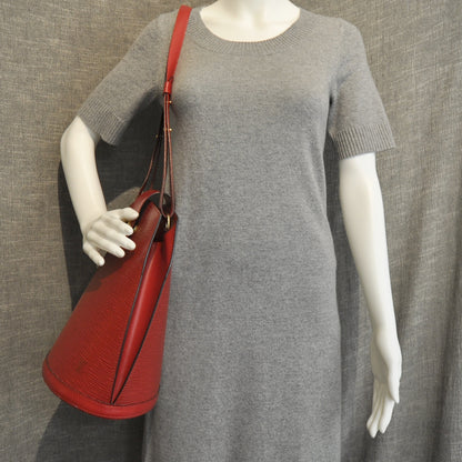 Louis Vuitton Epi Cluny Red 3 of 9