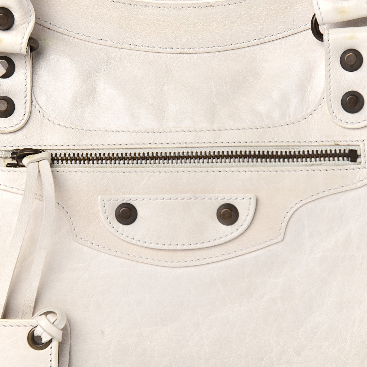 Chevre Classic Hardware City White