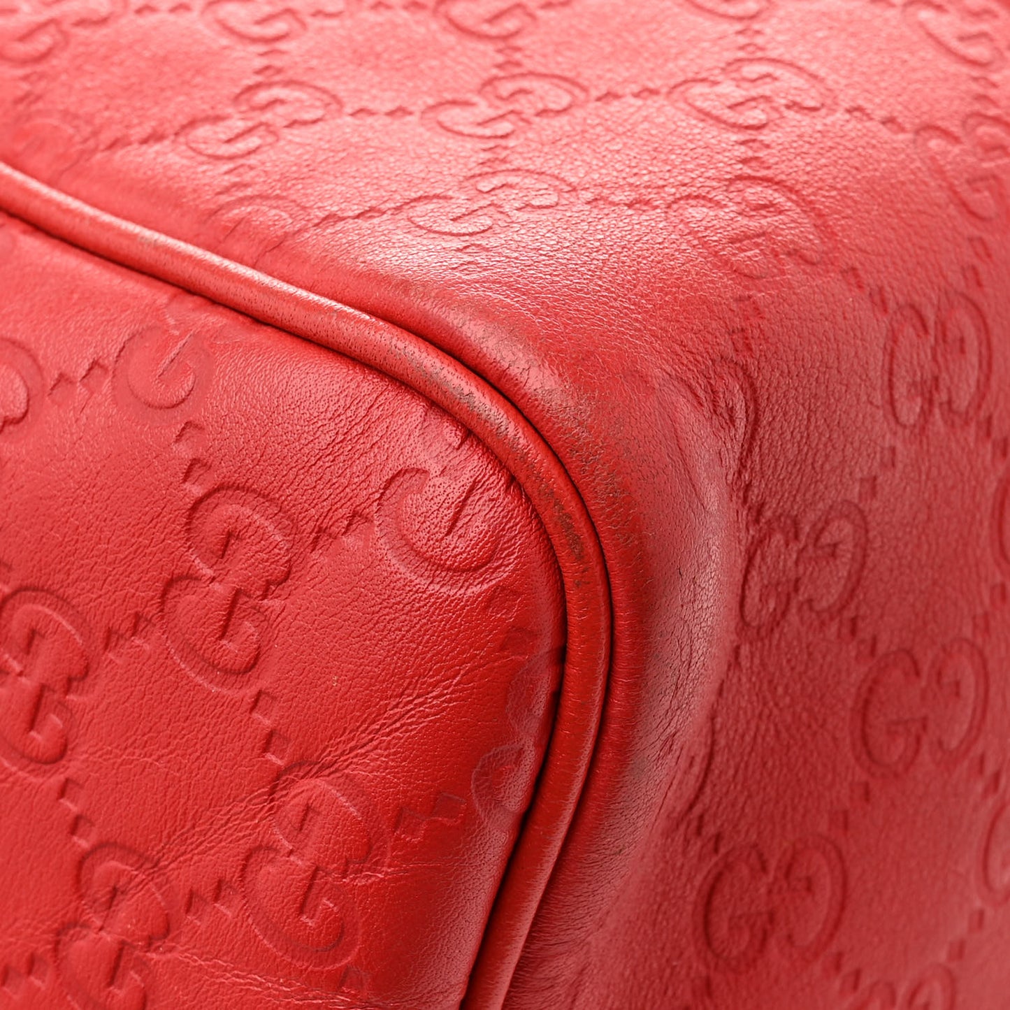 Guccissima Vitello Tender Medium Joy Boston Sporting Red