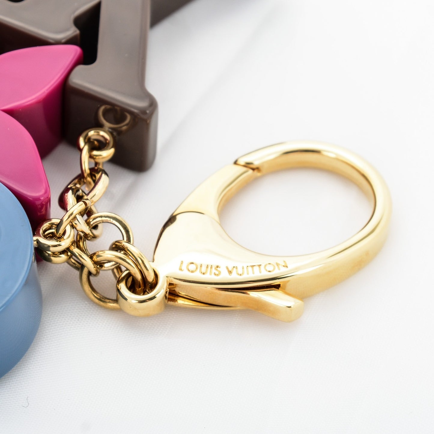 Resin Playtime Bag Charm Marron