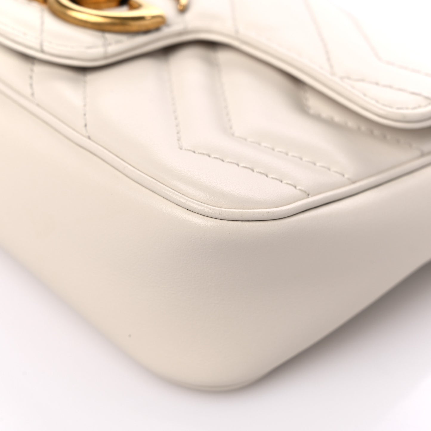 Calfskin Matelasse Super Mini GG Marmont Shoulder Bag White
