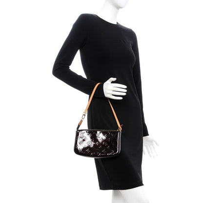 Louis Vuitton Vernis Pochette Accessories NM Amarante 2 of 7