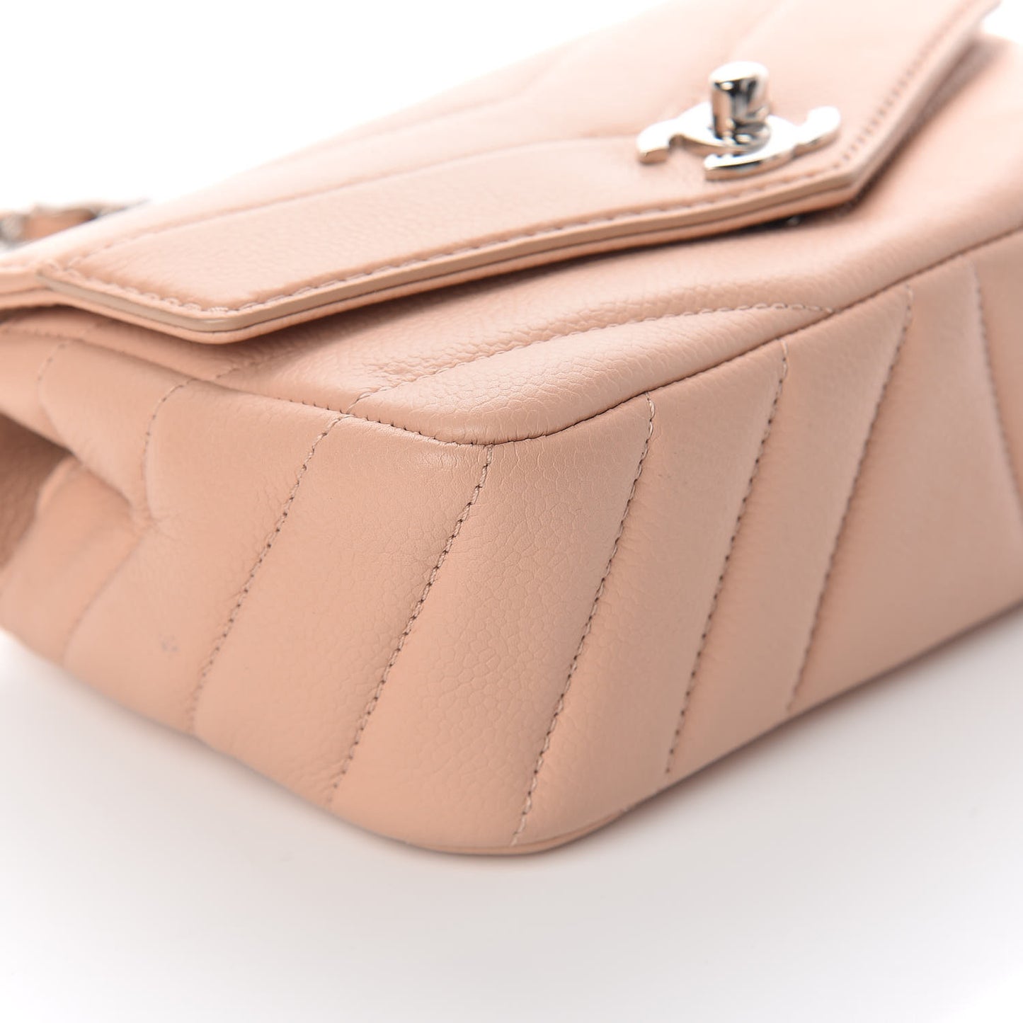 Caviar Chevron Quilted Small Single Flap Light Pink