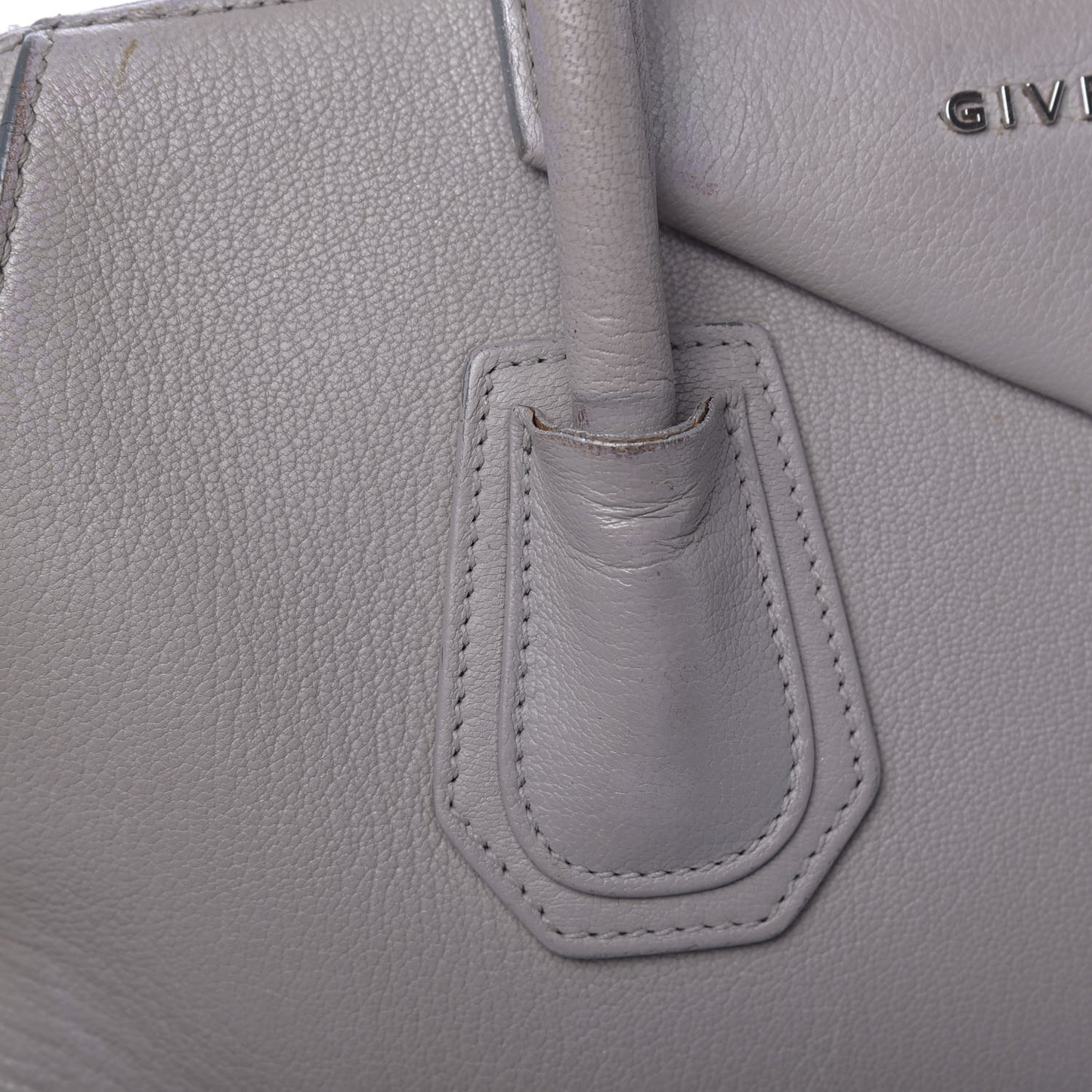 Sugar Goatskin Medium Antigona Pearl Grey