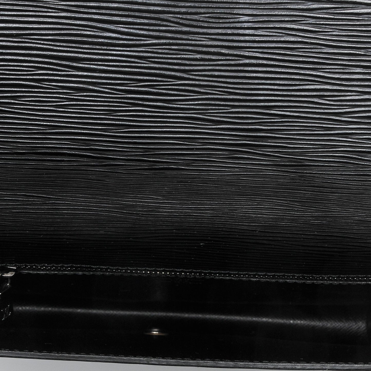 Epi Pochette Trapeze Black
