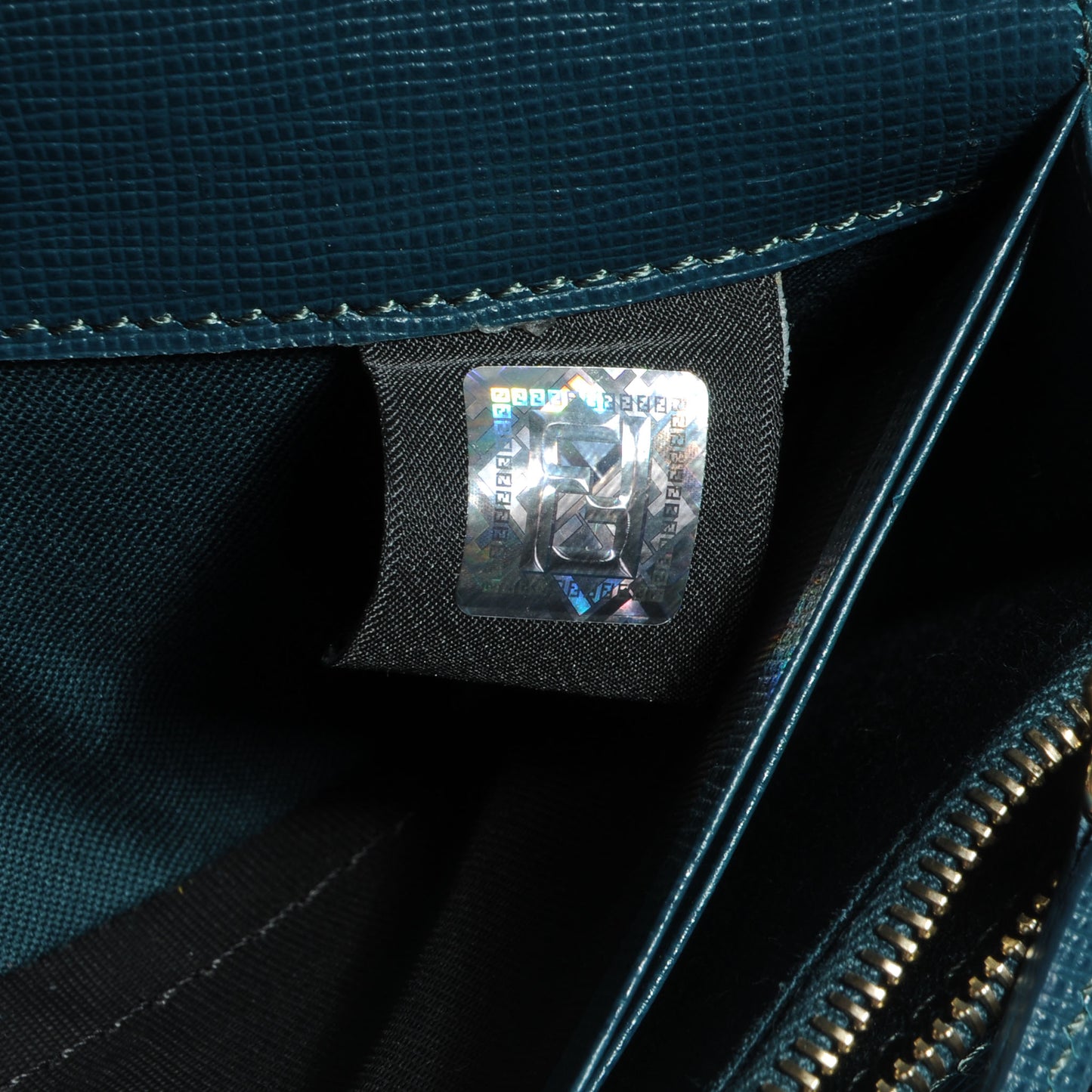Vitello Crystal Tooth Monster Continental Wallet Oceano Multicolor