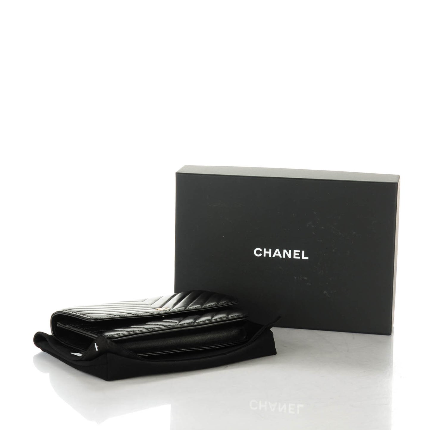 Lambskin Chevron Quilted Wallet On Chain WOC Black