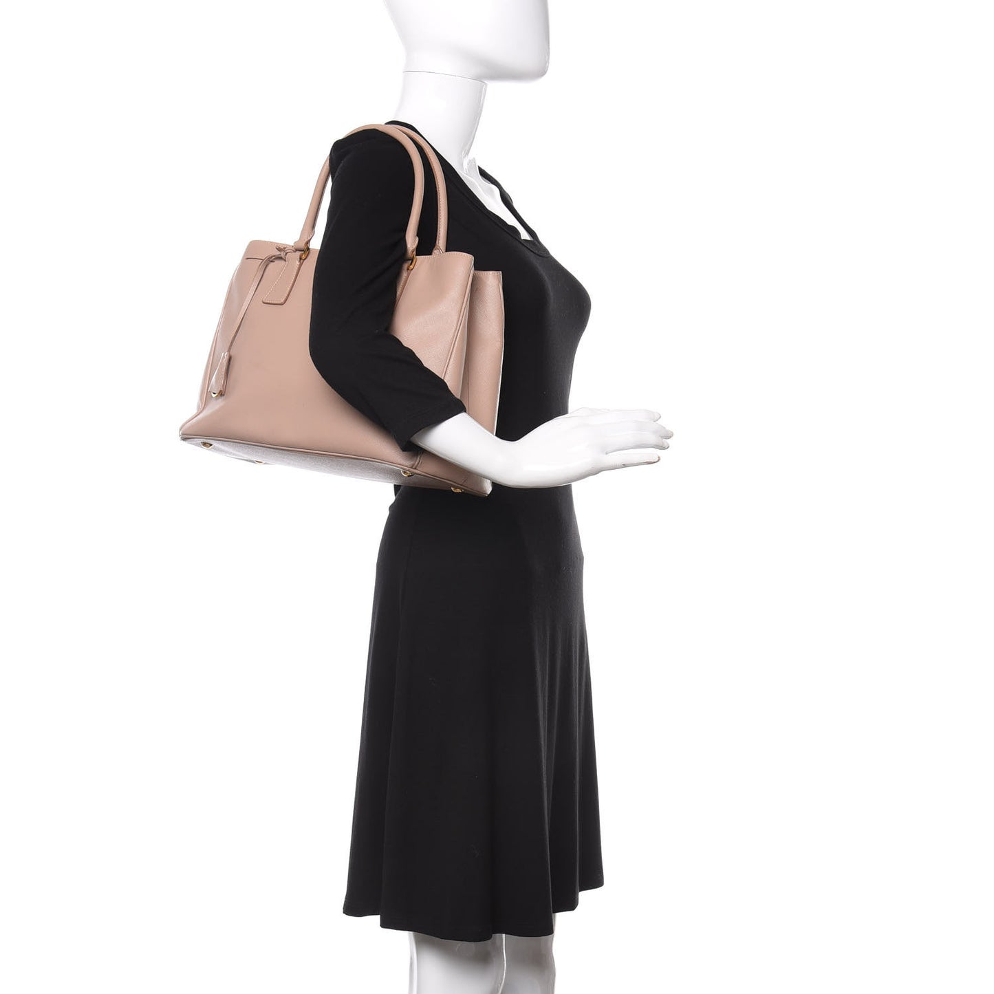 Saffiano Lux Medium Tote Cammeo