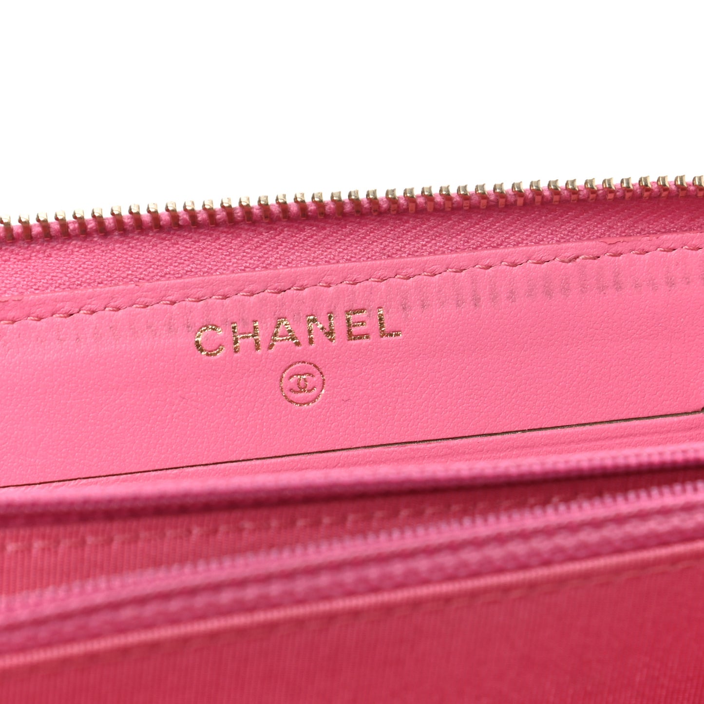 Caviar Quilted Medium Zip Around Wallet Pink