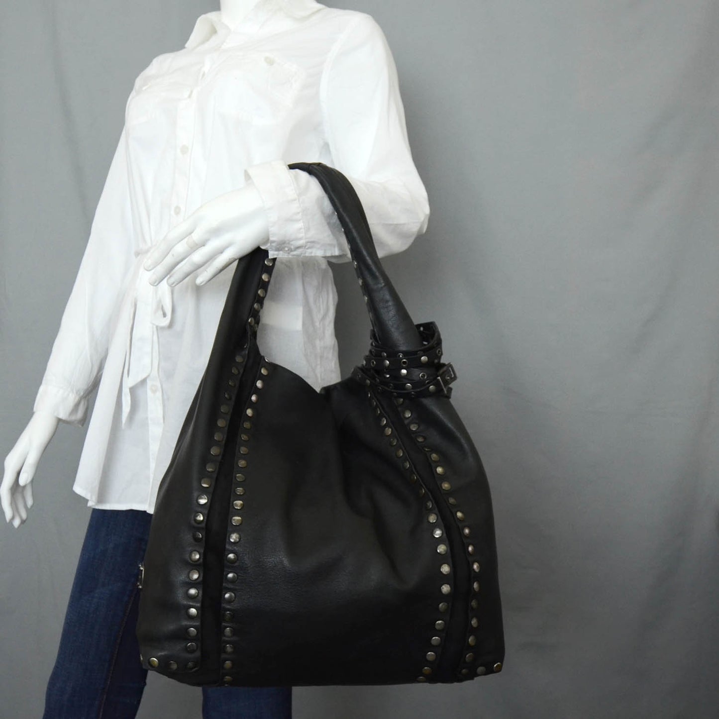 Leather Studded Medium Saba Hobo Black