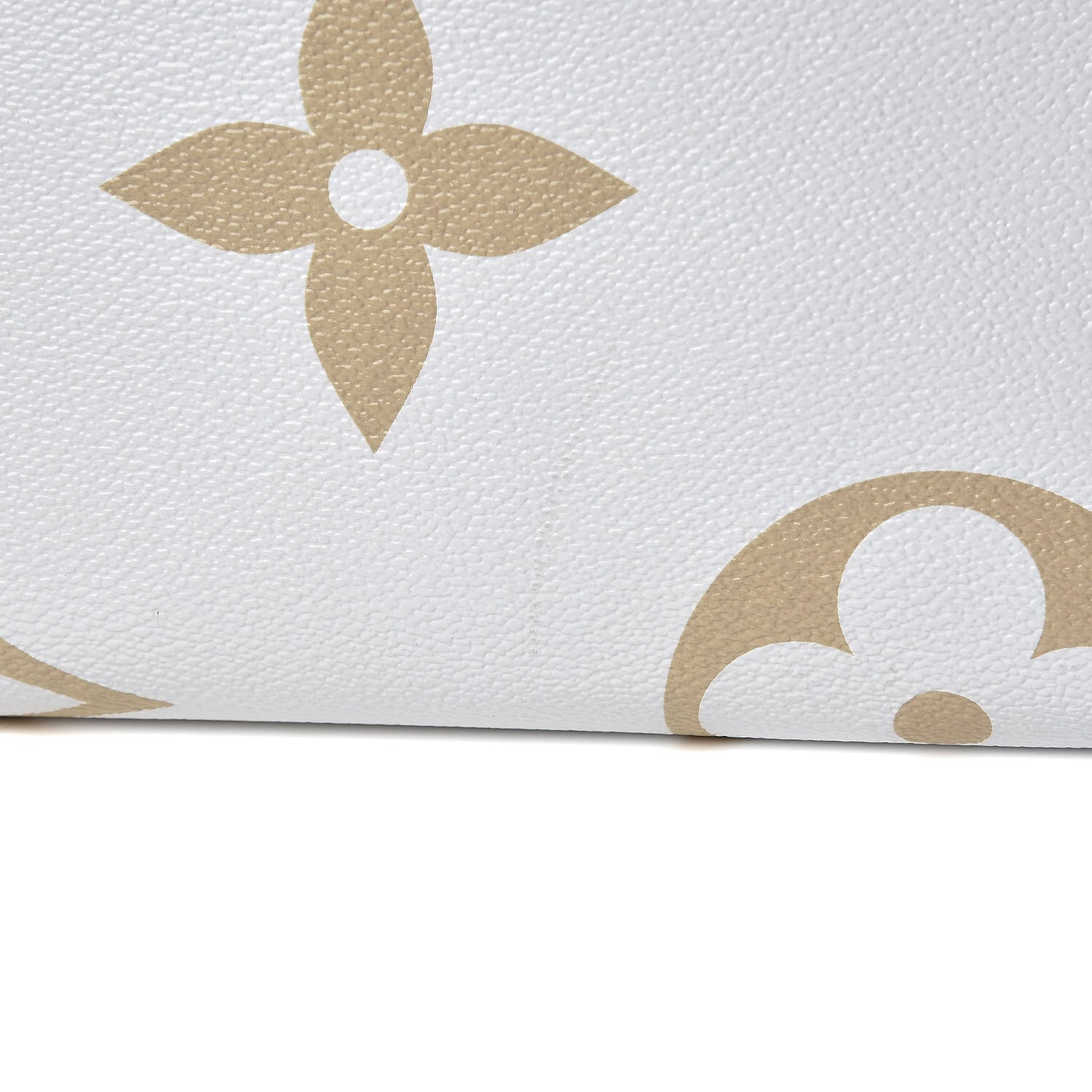 Louis Vuitton Monogram Giant Onthego GM Kaki Beige 9 of 11