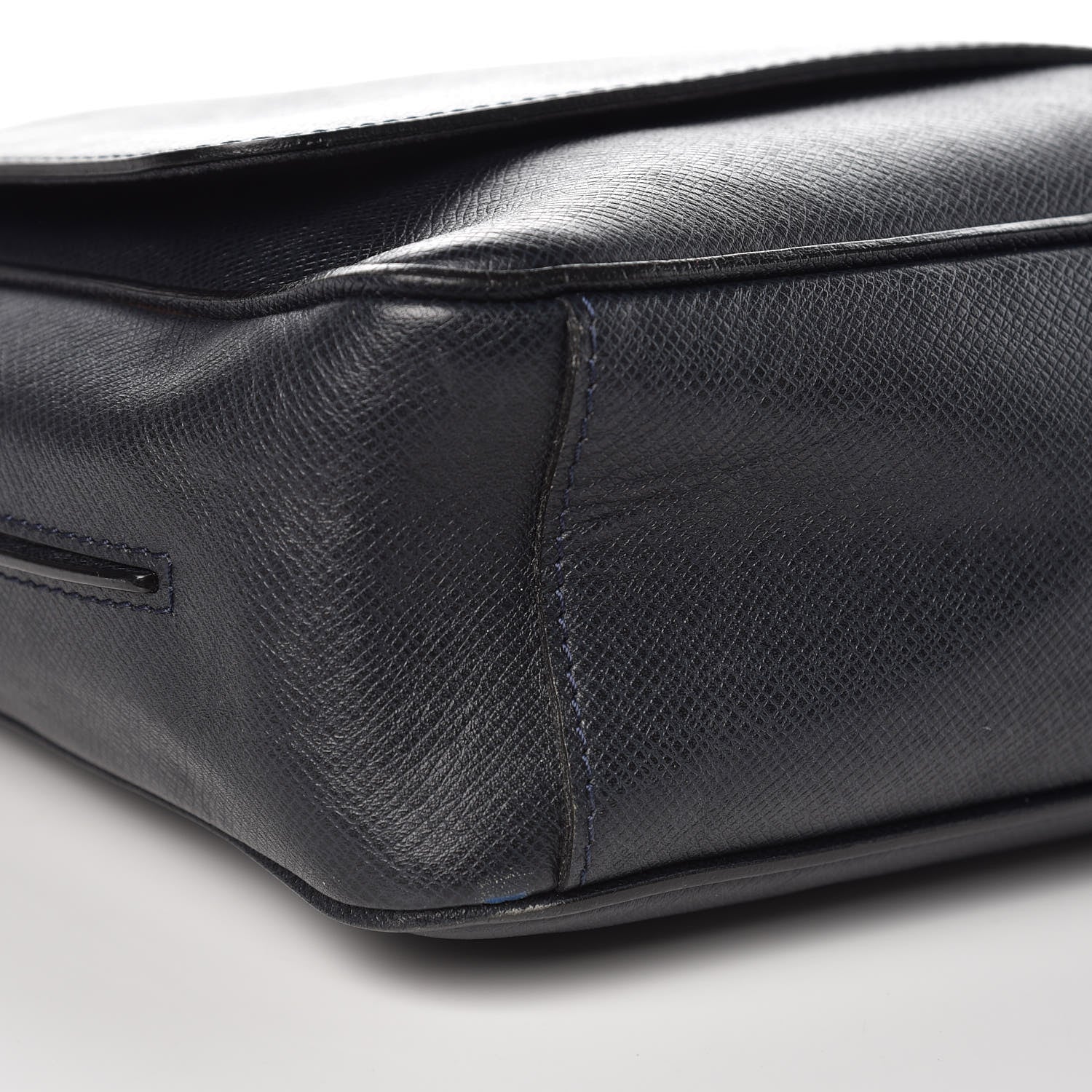 Louis Vuitton Taiga Roman MM Messenger Boreal 8 of 15