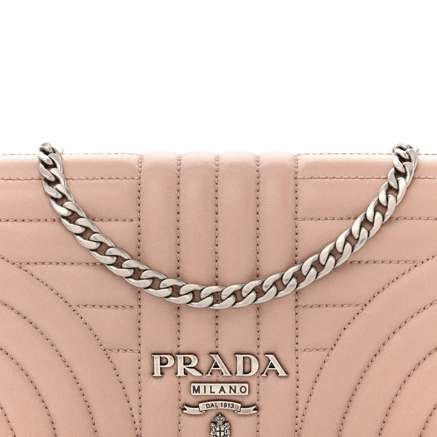 Soft Calfskin Impunture Diagramme Chain Wallet Cipria