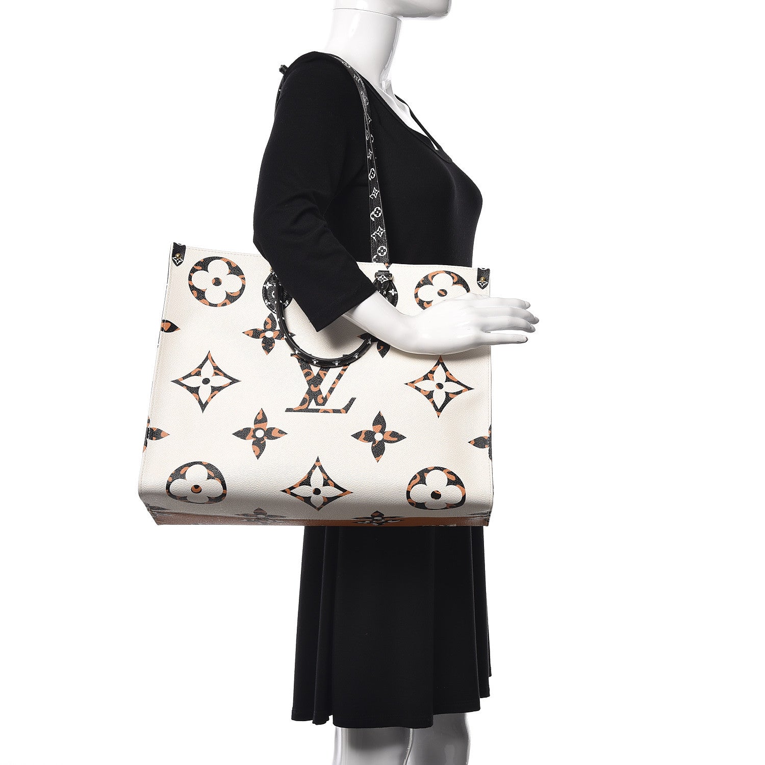 Louis Vuitton Monogram Giant Jungle Onthego GM Ivory 2 of 9