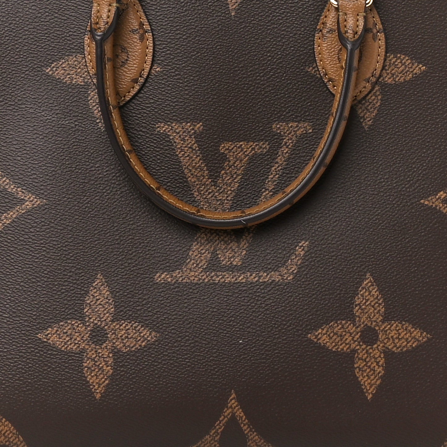 Reverse Monogram Giant Onthego MM