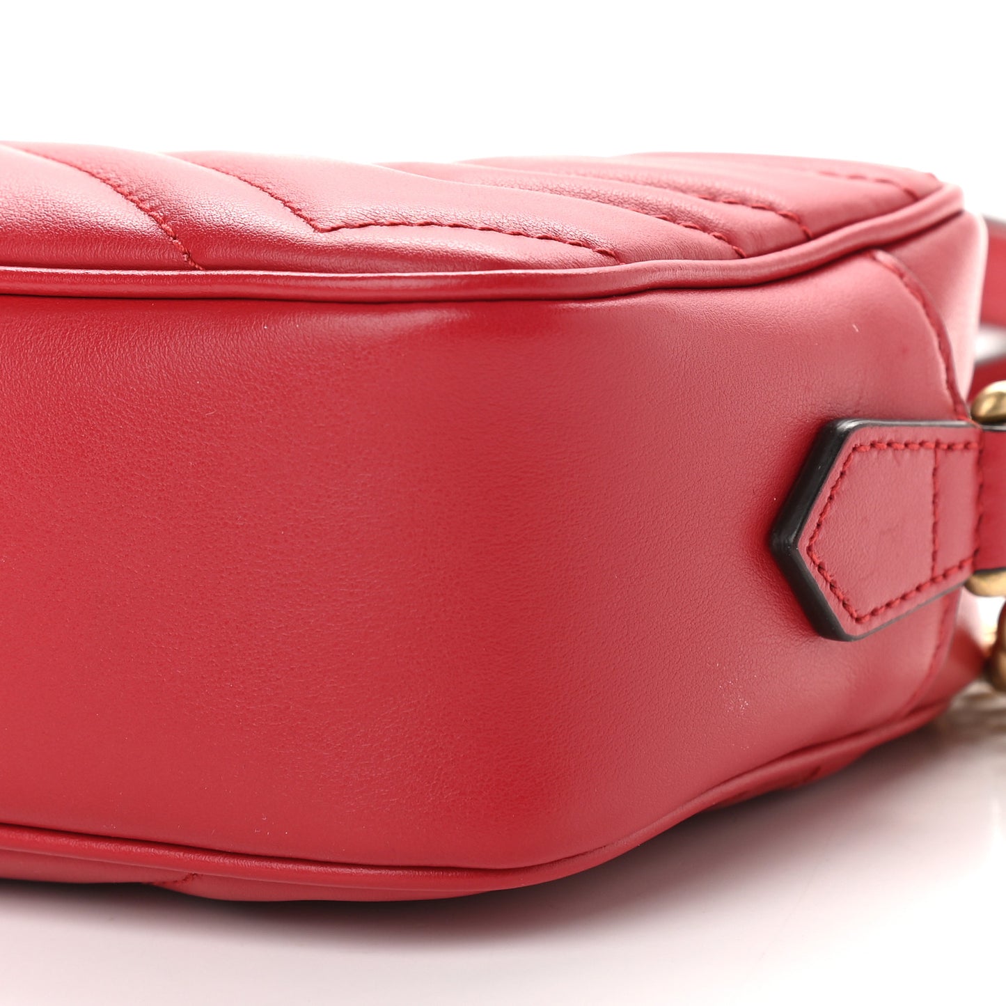 Calfskin Matelasse Mini GG Marmont Chain Shoulder Bag Hibiscus Red