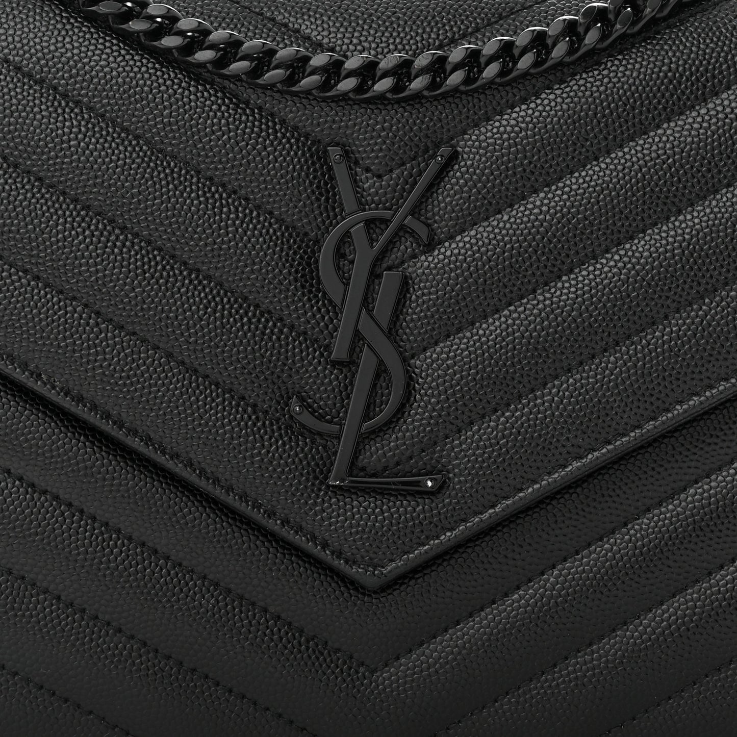 Grain De Poudre Matelasse Chevron Monogram Monochrome Chain Wallet Black