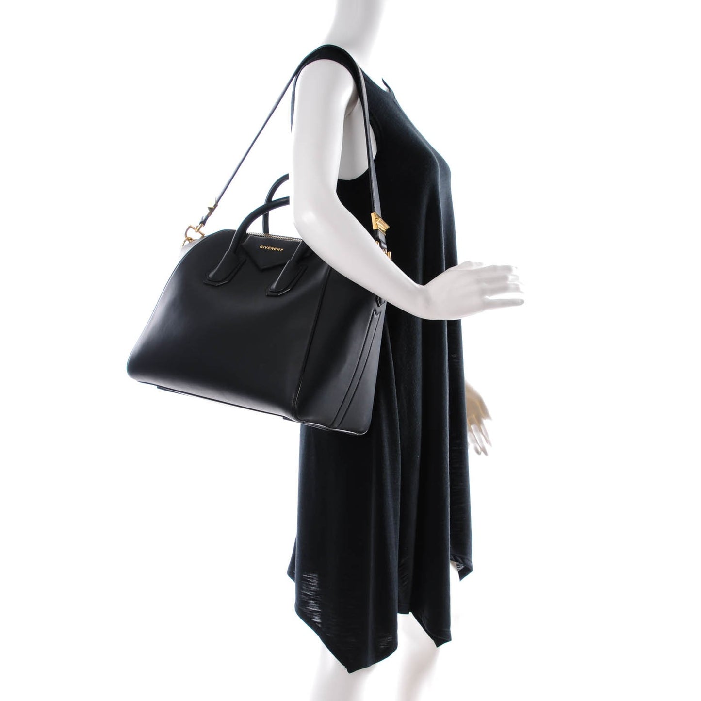 Rubber Effect Calfskin Medium Antigona Black