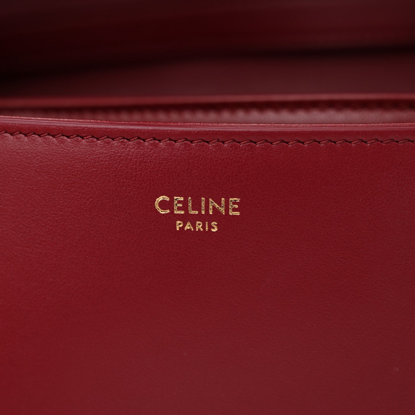 Smooth Calfskin Medium Tabou Carmin