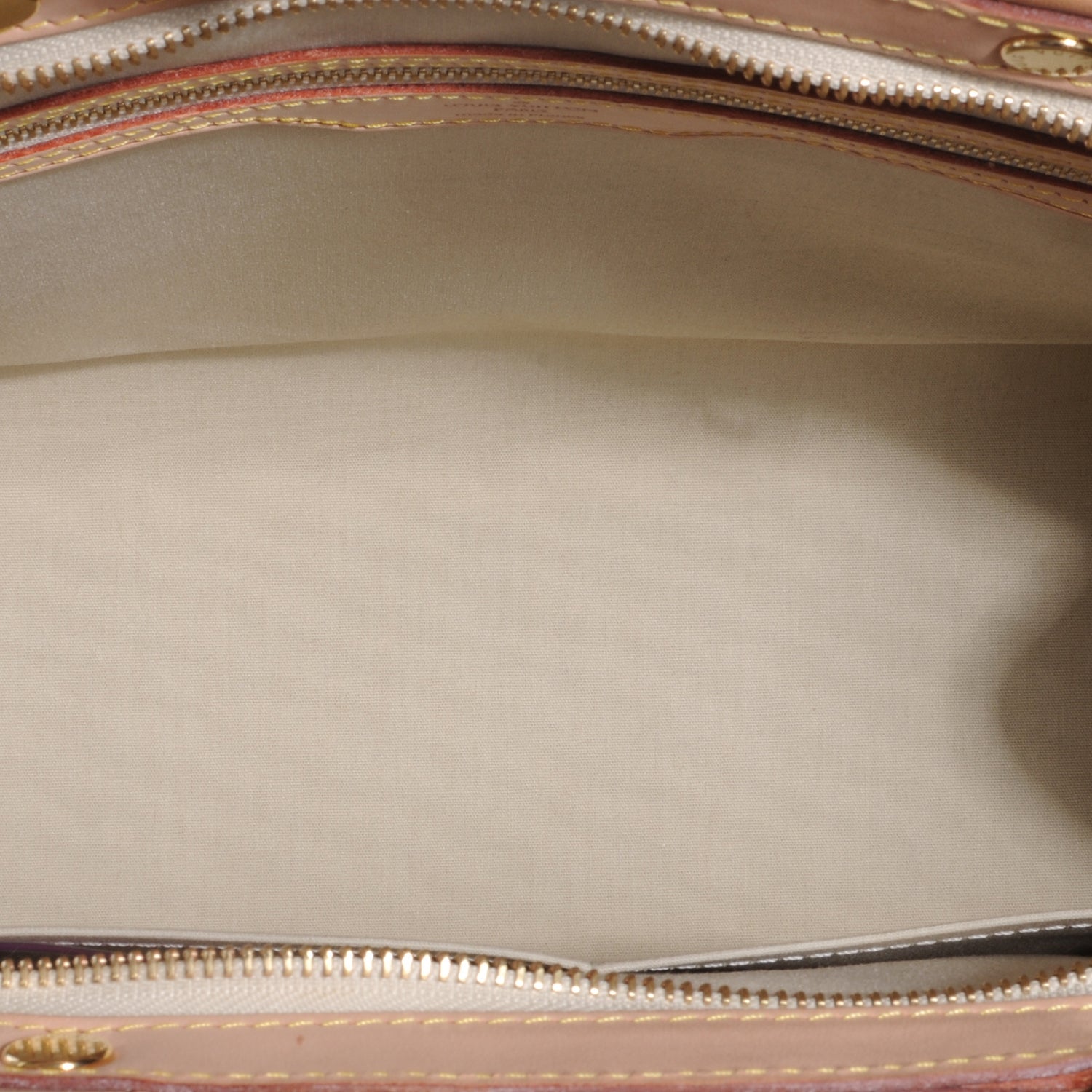 Louis Vuitton Vernis Brea GM Blanc Corail 6 of 8