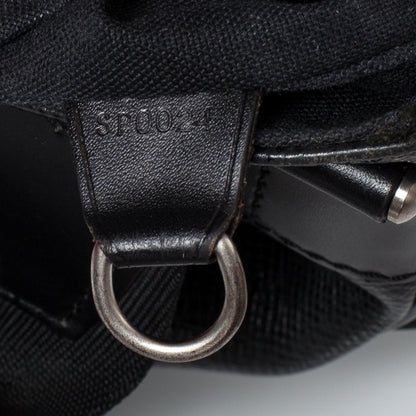 Louis Vuitton Taiga Viktor Messenger Bag 8 of 9