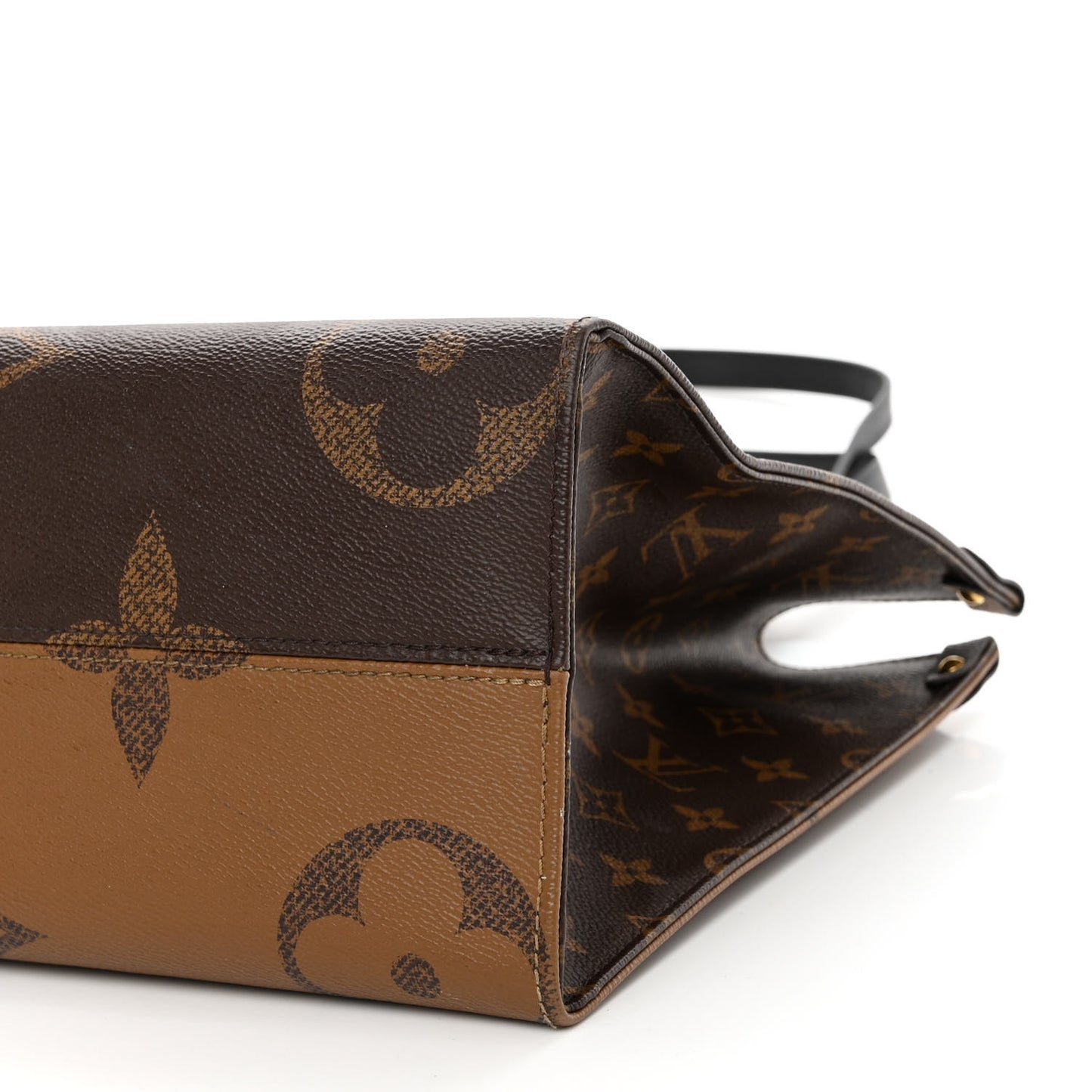 Reverse Monogram Giant Onthego MM
