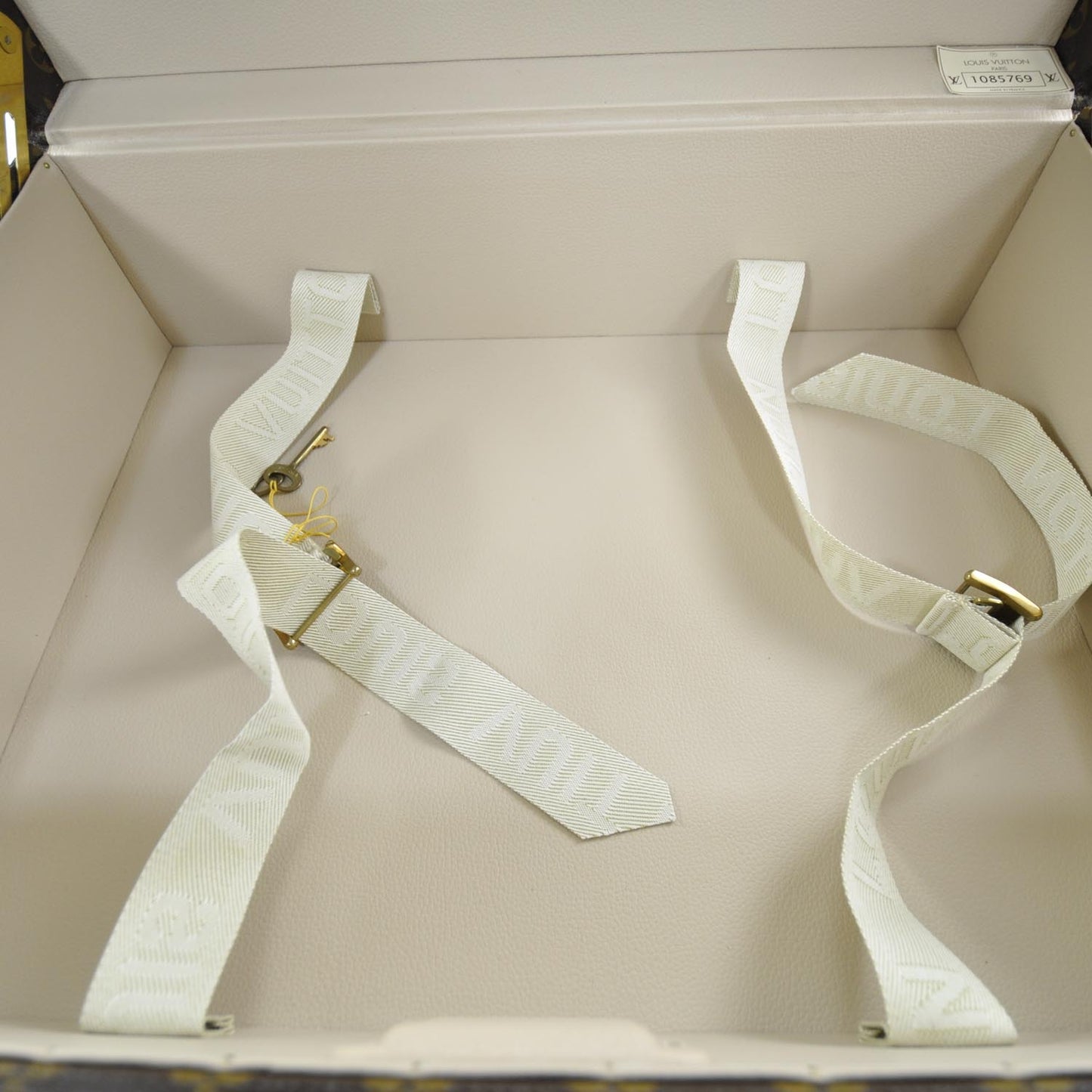 Monogram Bisten 50