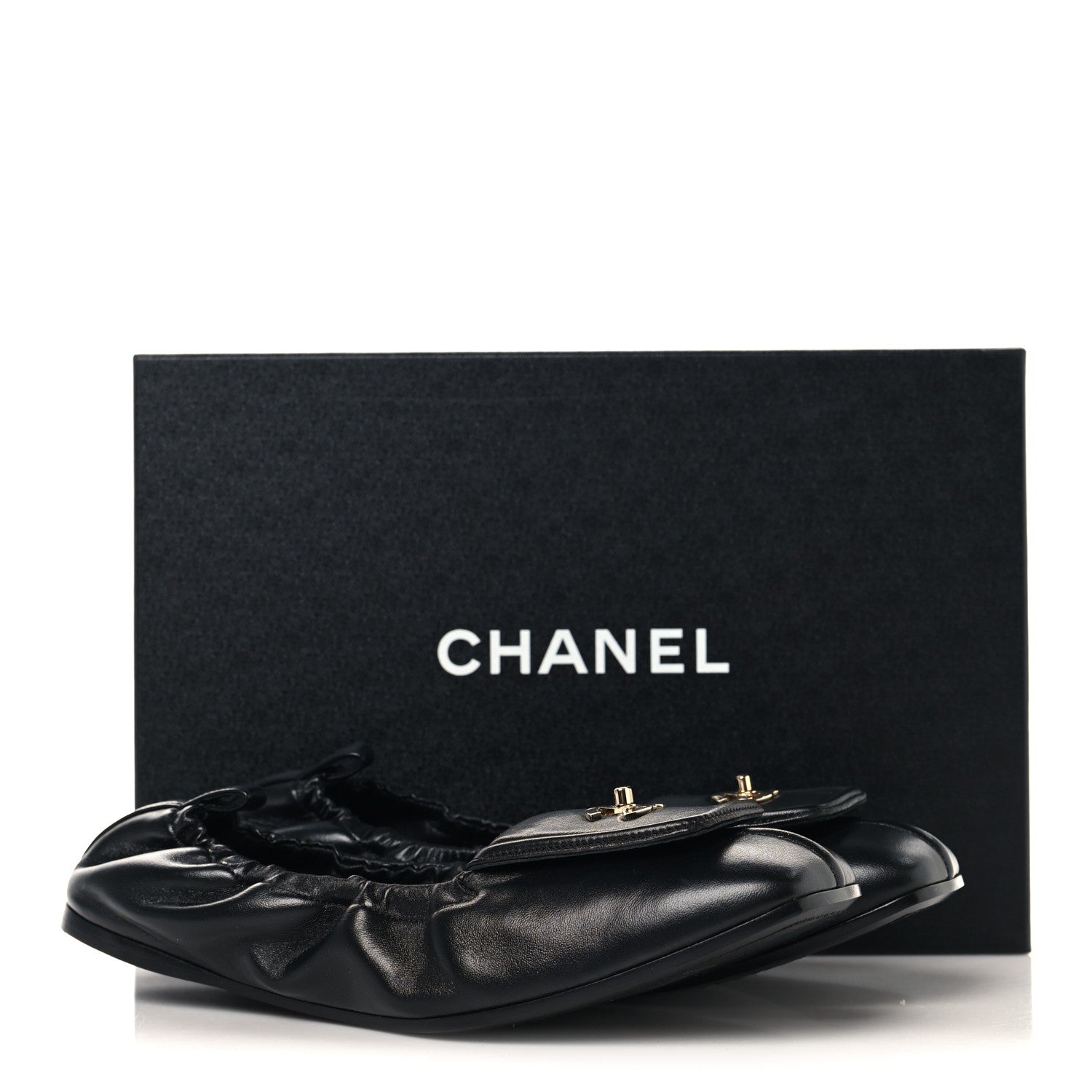 CHANEL フラットシューズ ロゴボタン付き Chanel Lambskin CC Turnlock Ballerina Flats 39.5 Black 1905214