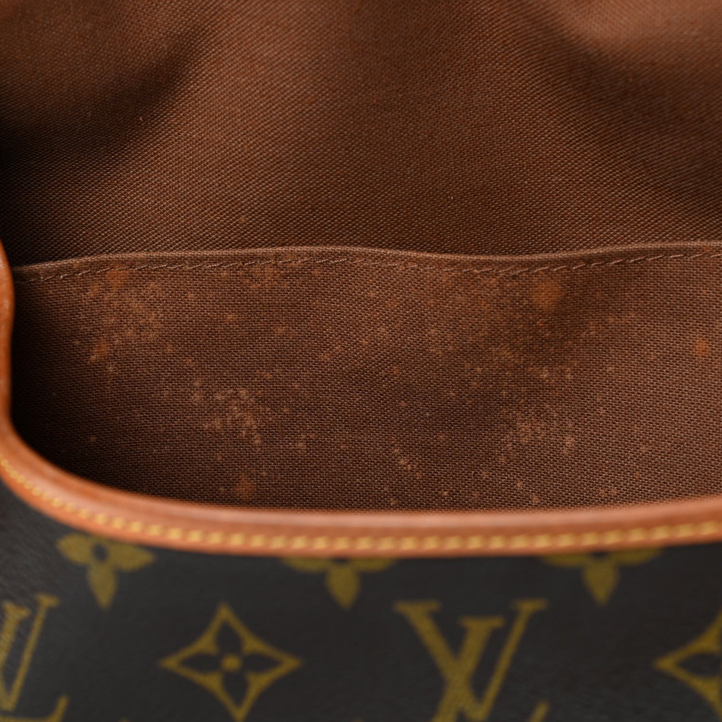 Monogram Saumur 43
