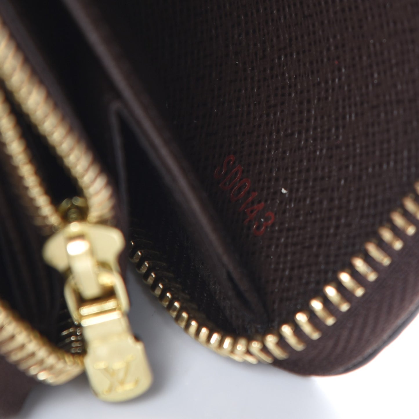 Damier Ebene Zippy Wallet