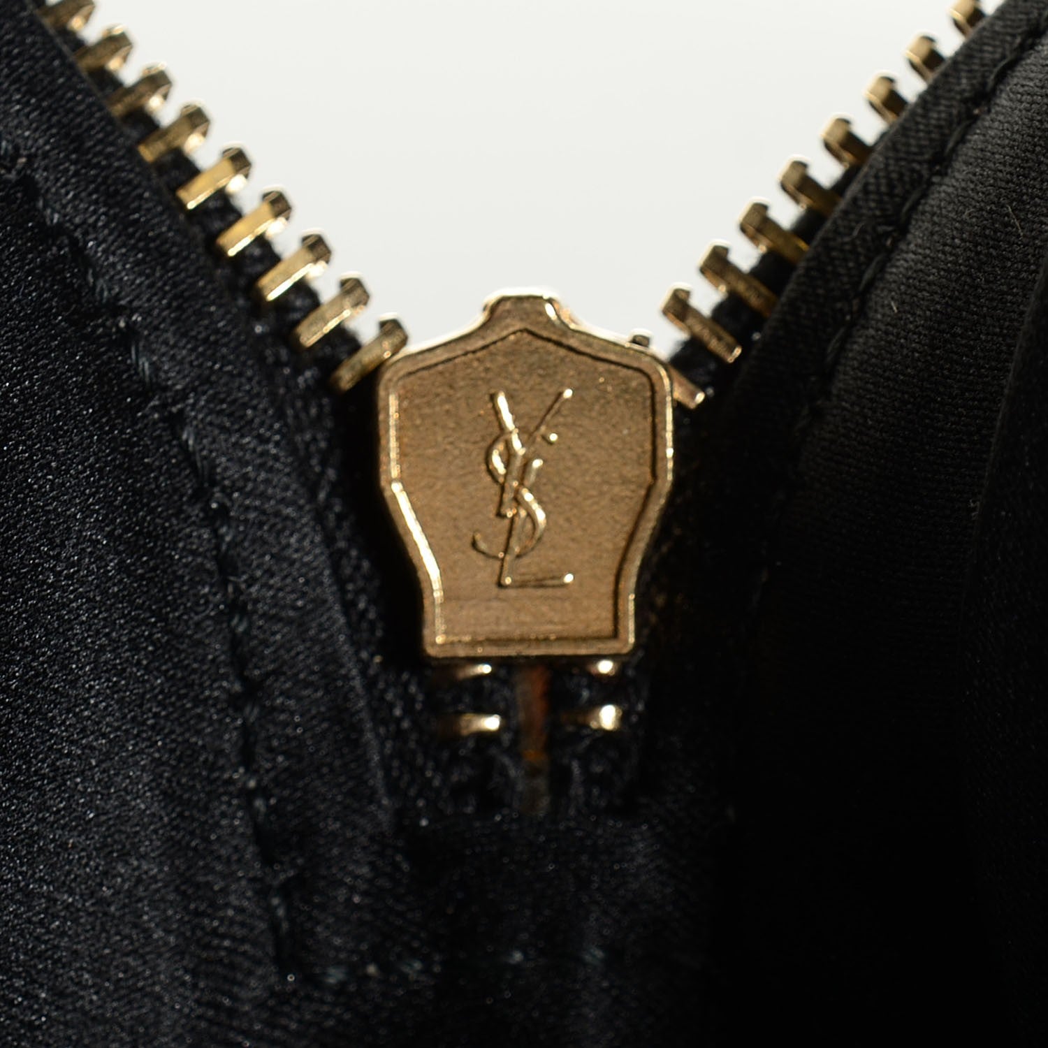 Saint Laurent Patent Calfskin Large Muse Black 6 of 8