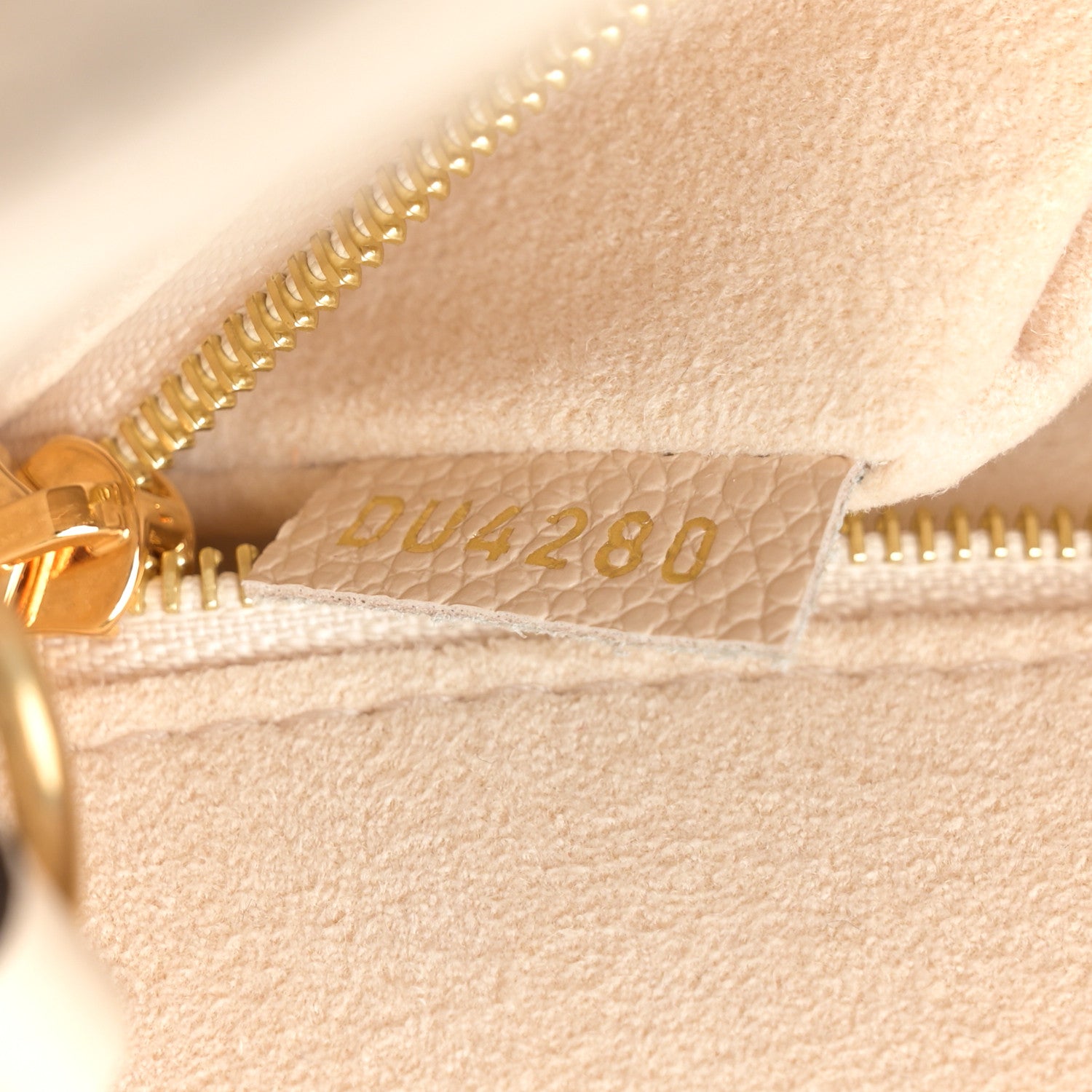 Louis Vuitton Empreinte Monogram Giant Onthego PM Creme Bois de Rose 7 of 10
