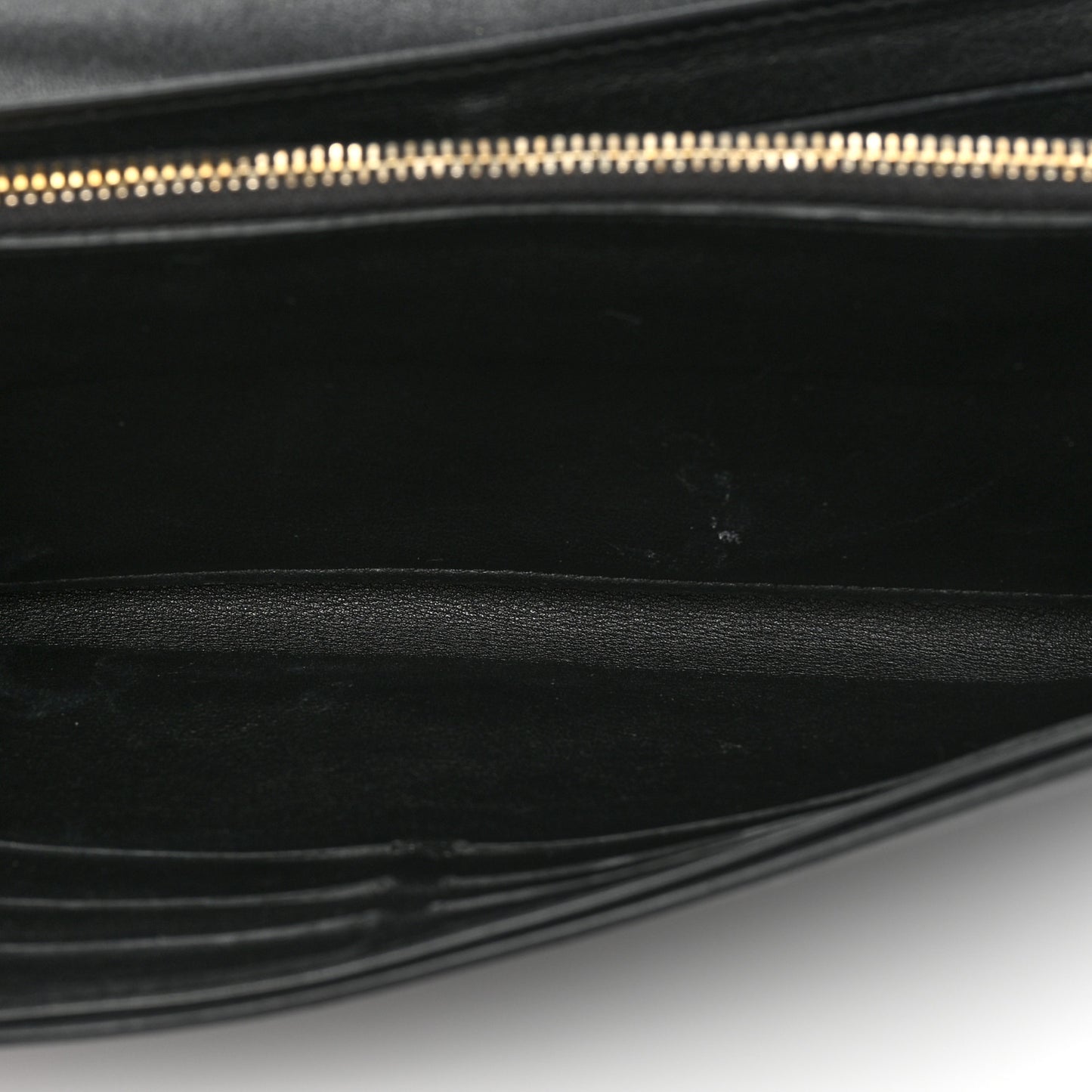 Vitello Rockstud Flap Wallet on Chain Black