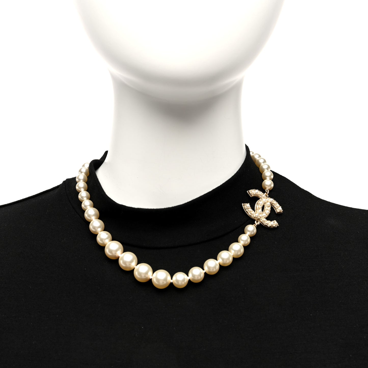 Graduated Pearl CC Short Necklace Gold