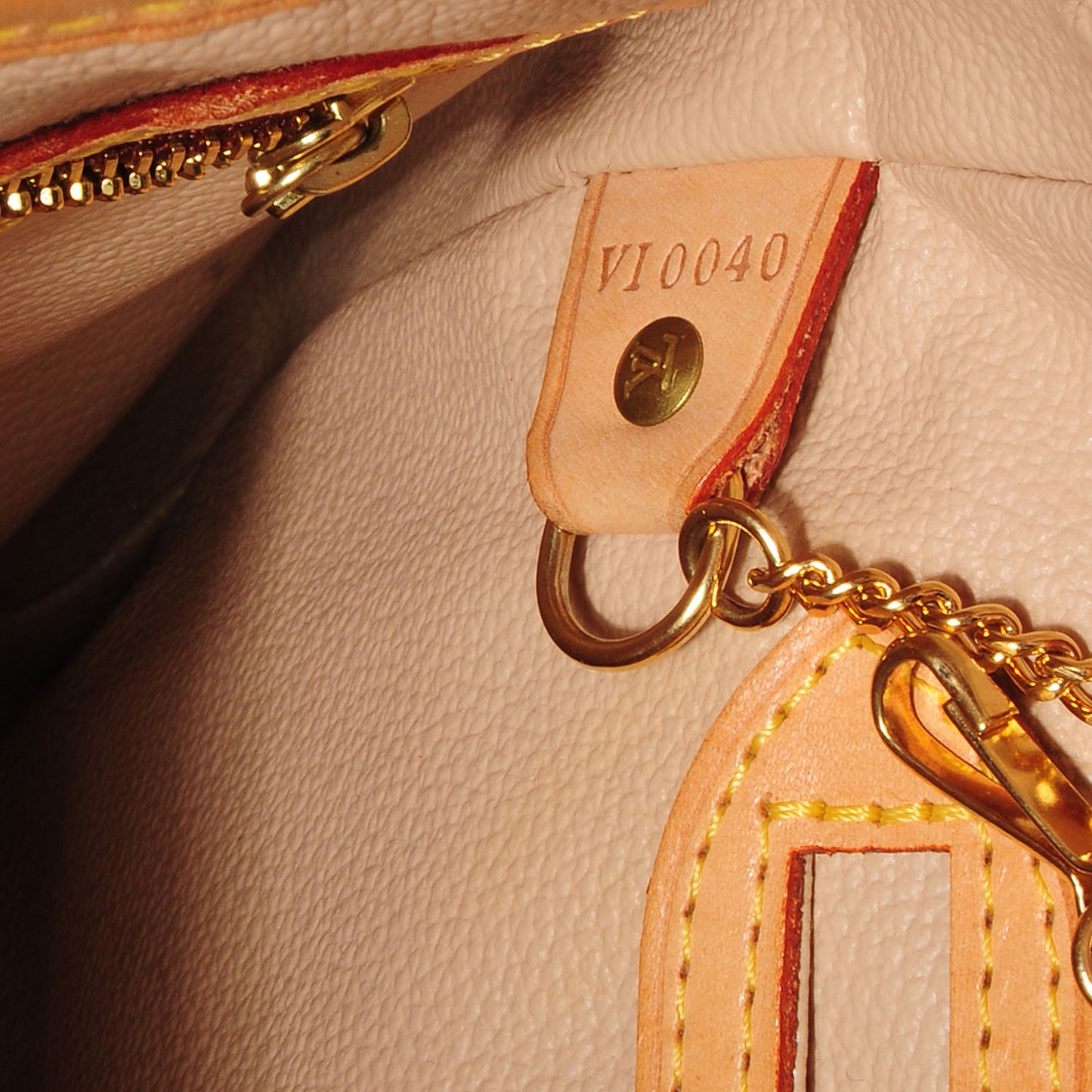 Monogram Petit Bucket 23